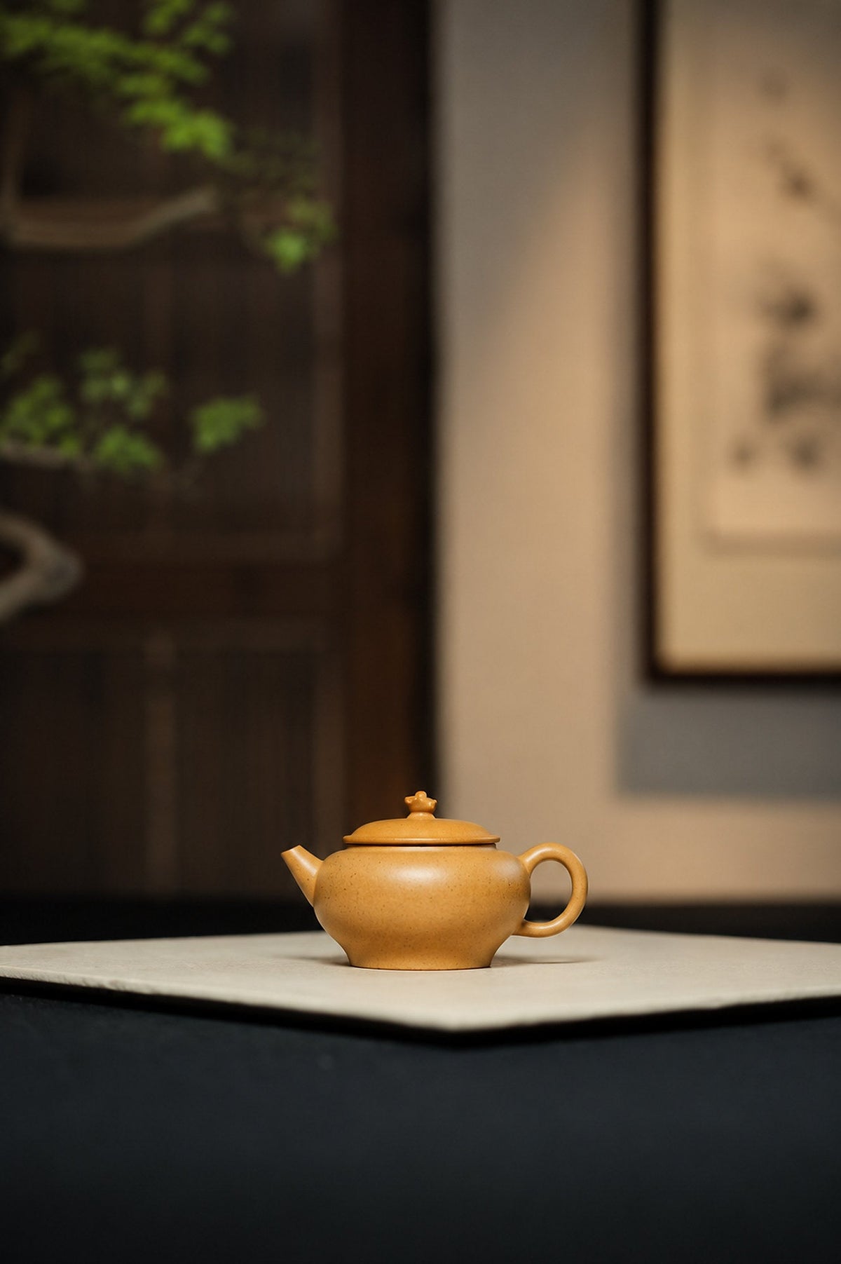 Handmade Artisan Design Yixing Zisha Teapot – Golden Duanni Clay, 85ml
