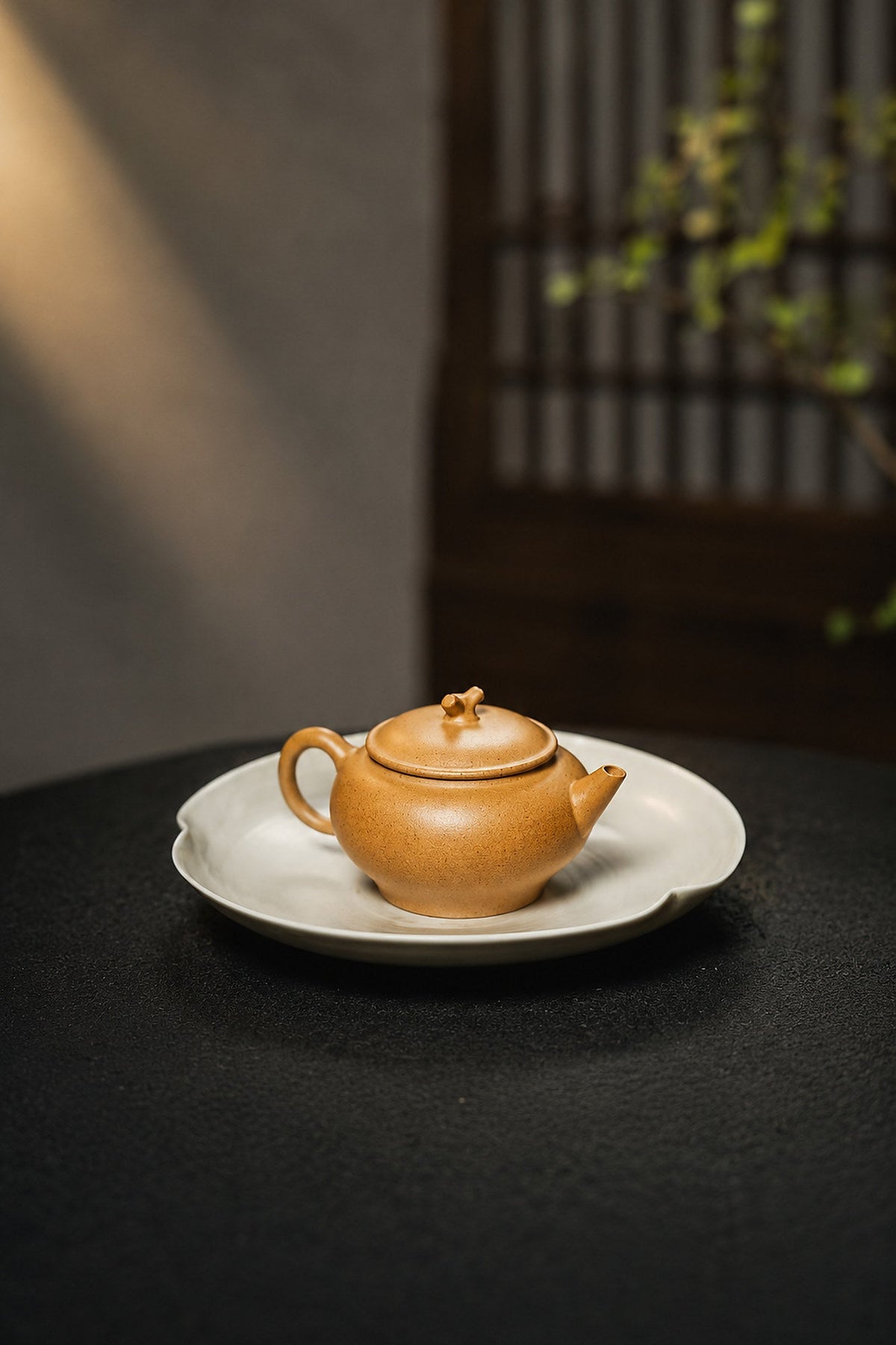 Handmade Artisan Design Yixing Zisha Teapot – Golden Duanni Clay, 85ml