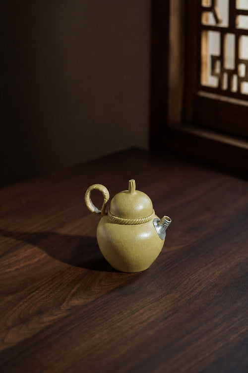 Artisan Design Yixing Zisha Teapot – Lipi Duanni Clay, 100ml