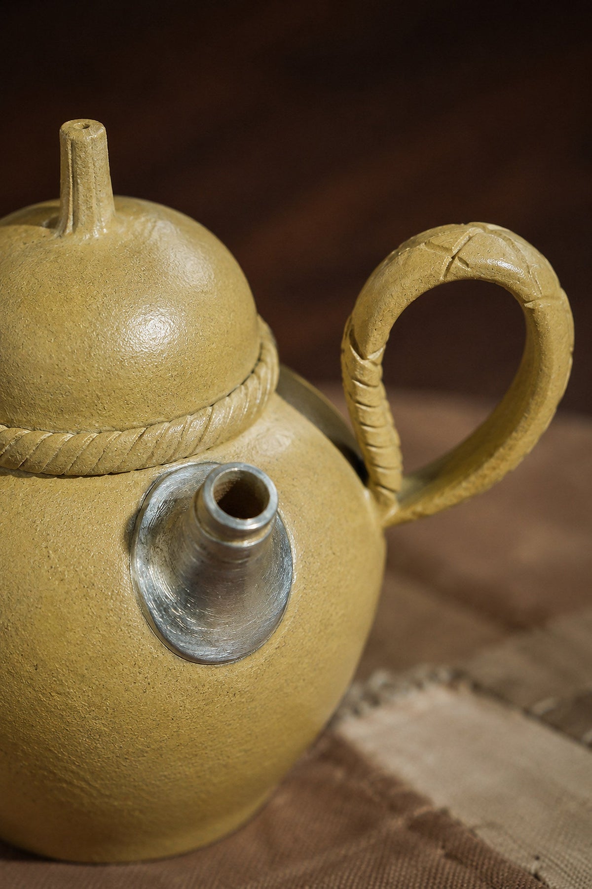 Artisan Design Yixing Zisha Teapot – Lipi Duanni Clay, 100ml