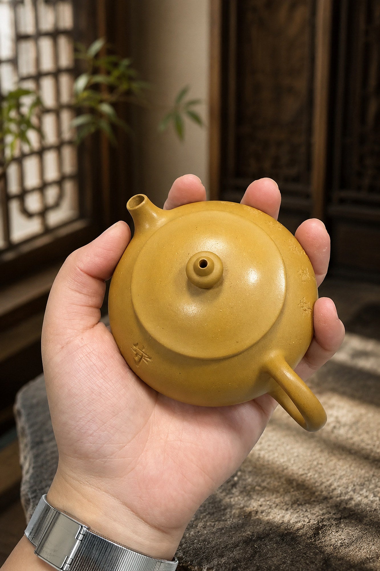 Han Jiang Yixing Zisha Teapot – Golden Duanni Clay, 110ml