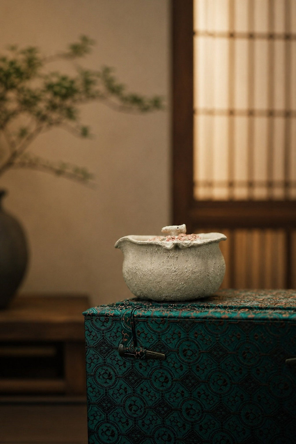 Handmade Hand-Grip Form Yixing Zisha Teapot – Baiyu Duanni Clay, 180ml