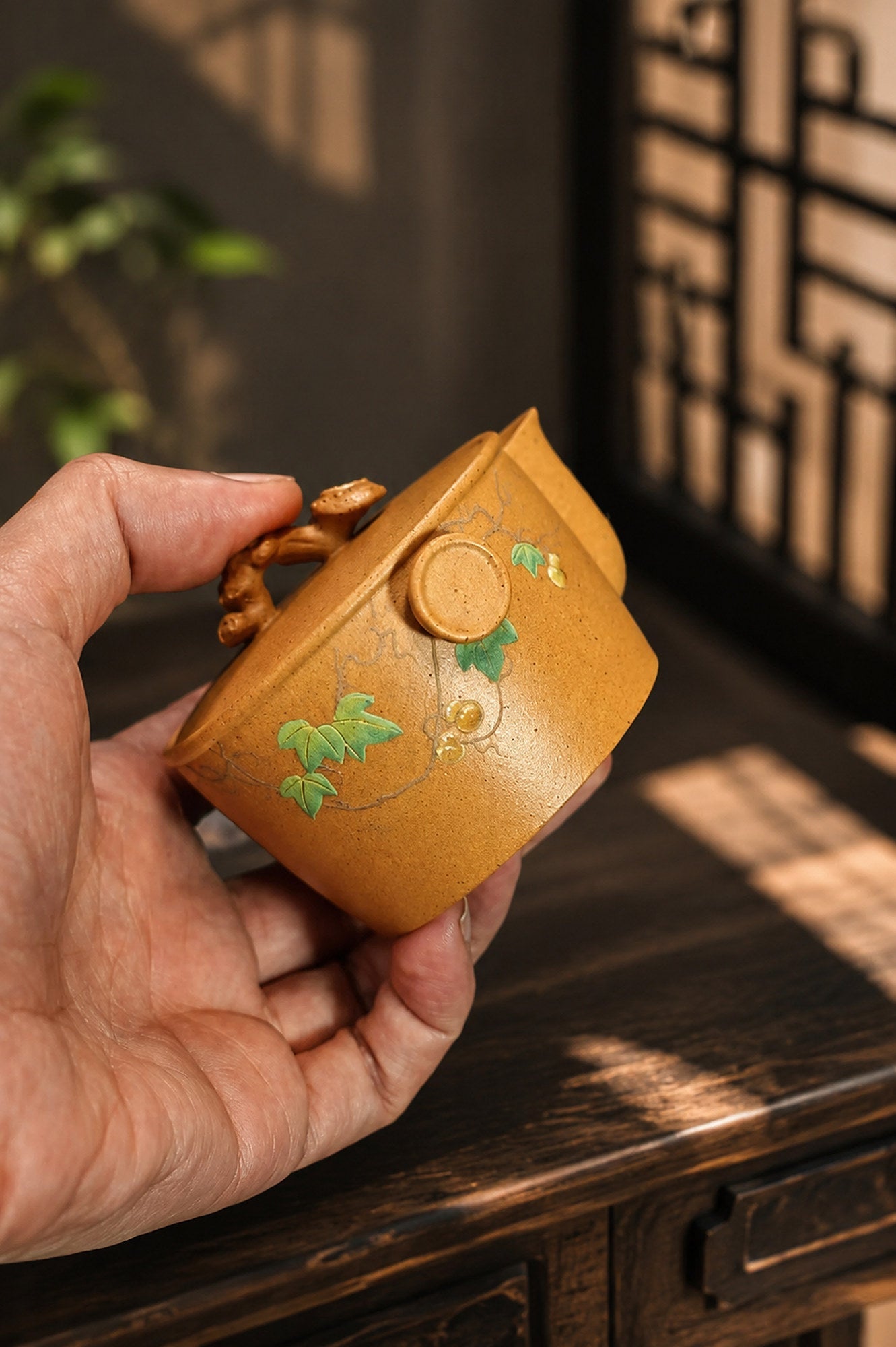 Hand-Grip Form Yixing Zisha Teapot – Duanni Clay, 140ml
