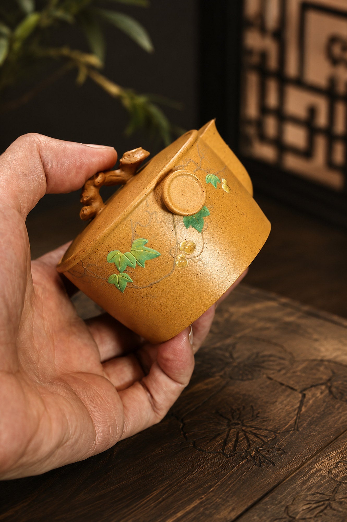 Hand-Grip Form Yixing Zisha Teapot – Duanni Clay, 140ml