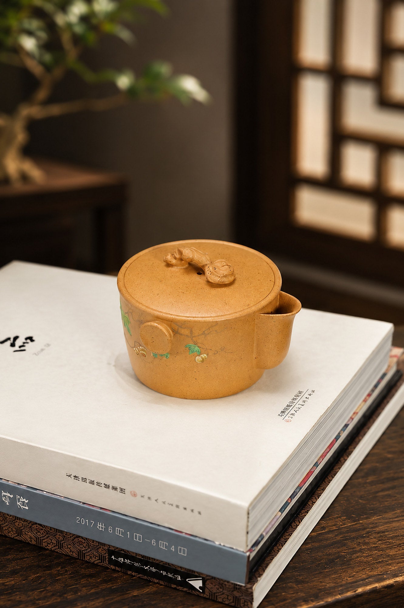Hand-Grip Form Yixing Zisha Teapot – Duanni Clay, 140ml