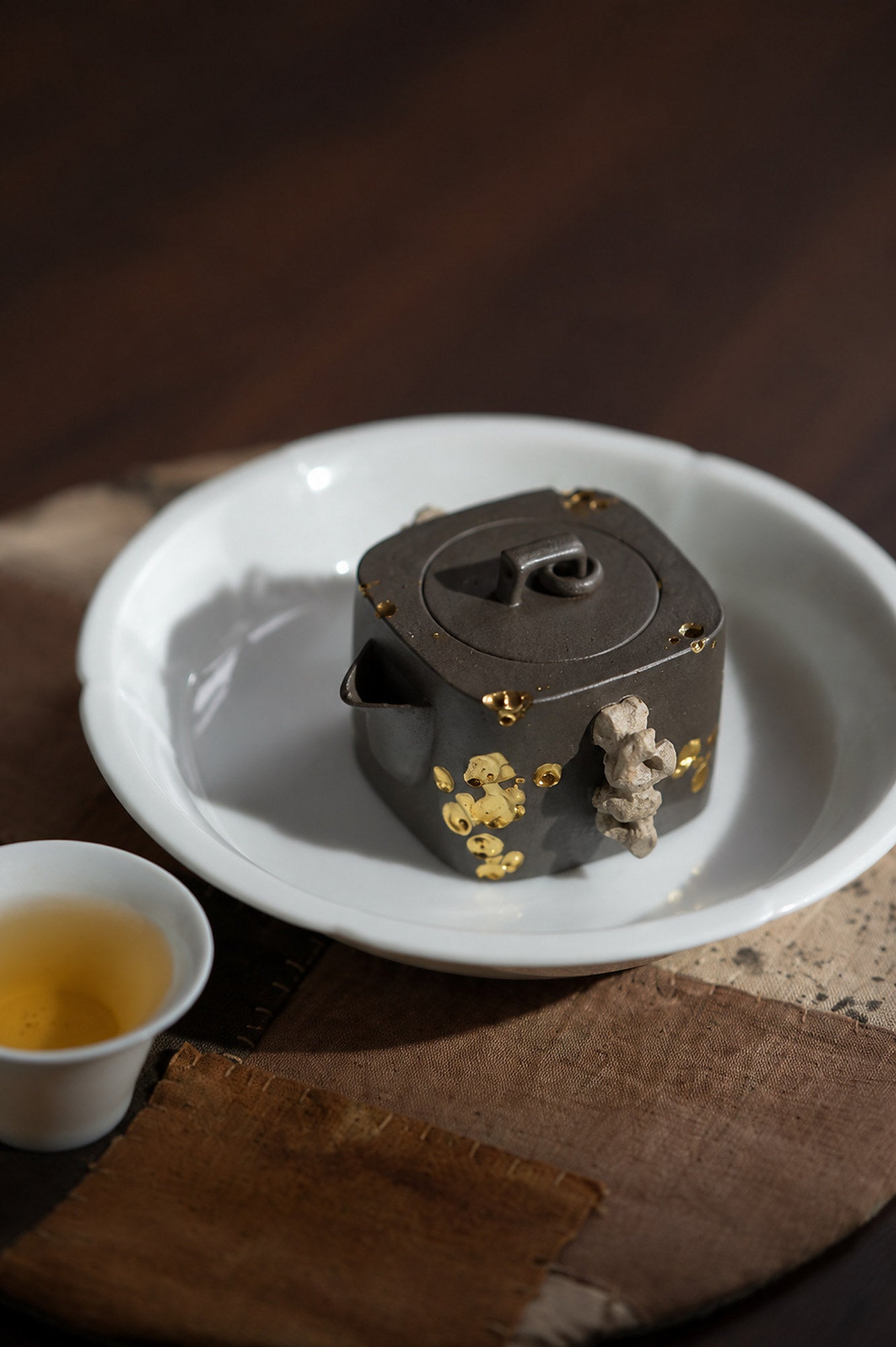 Handmade Hand-Grip Form Yixing Zisha Teapot – Tianqingni Clay, 65ml
