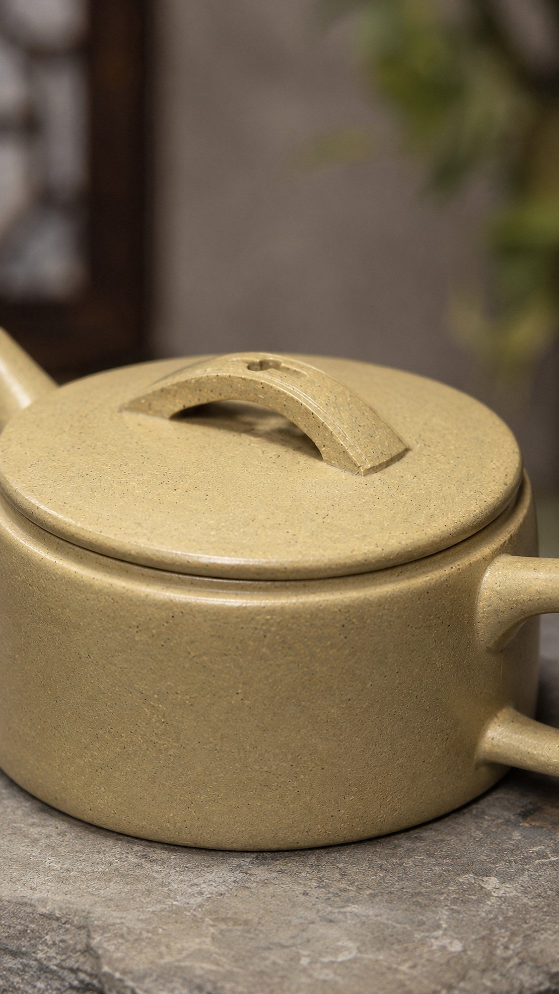 Handmade Hanwa Yixing Zisha Teapot – Benshan Luni Clay, 180ml