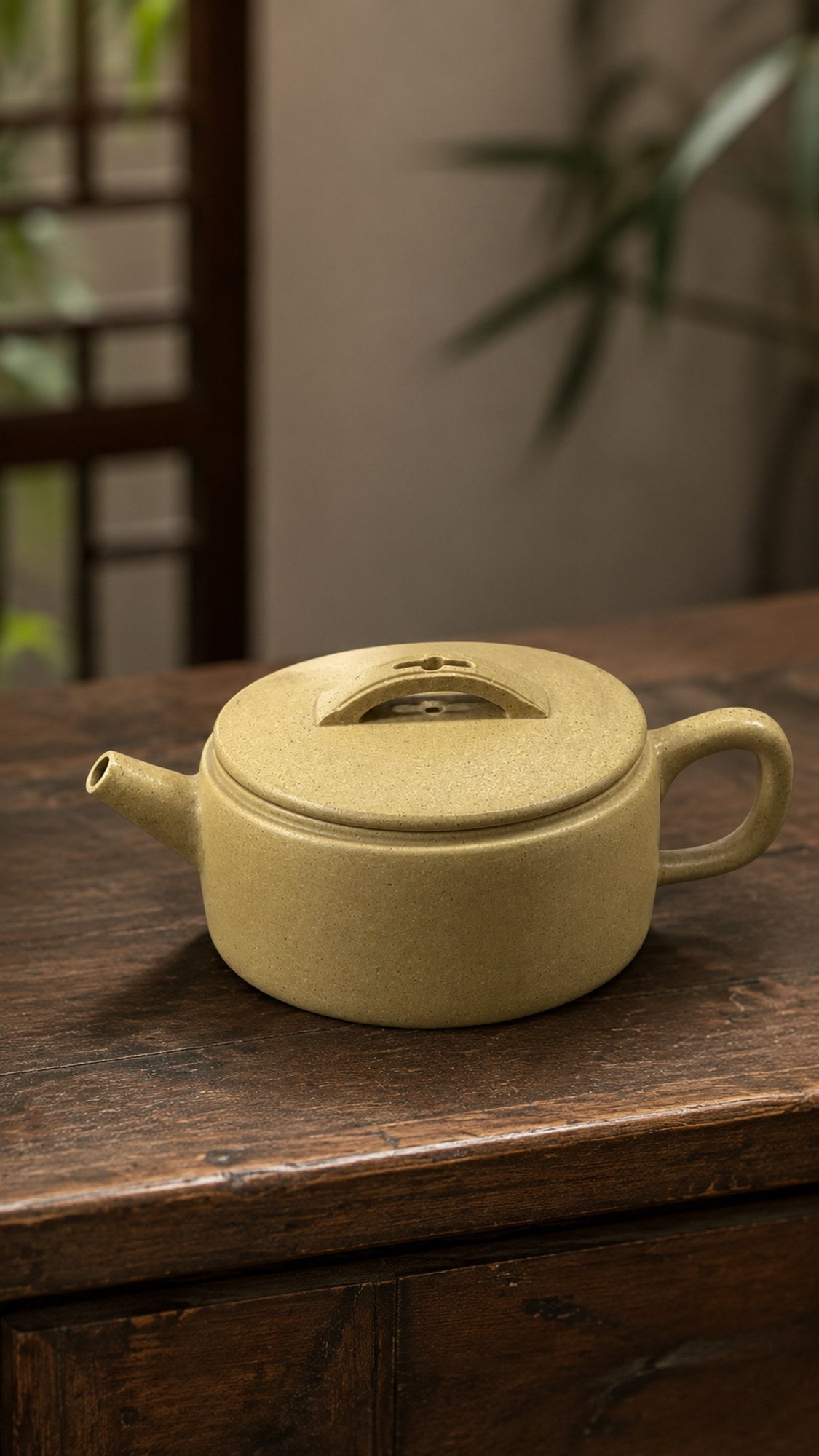 Handmade Hanwa Yixing Zisha Teapot – Benshan Luni Clay, 180ml