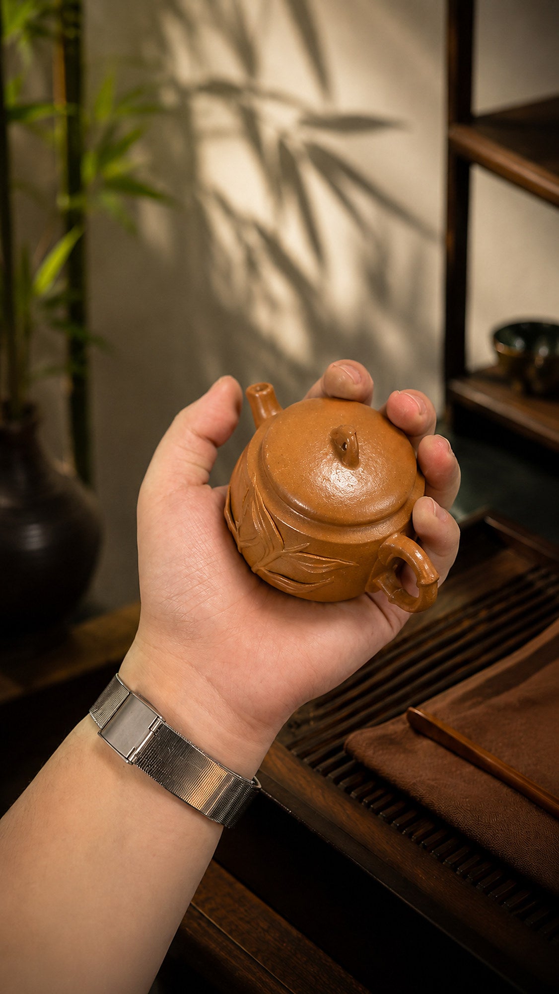 Hanwa Yixing Zisha Teapot – Golden Duanni Clay, 40ml – No. 009