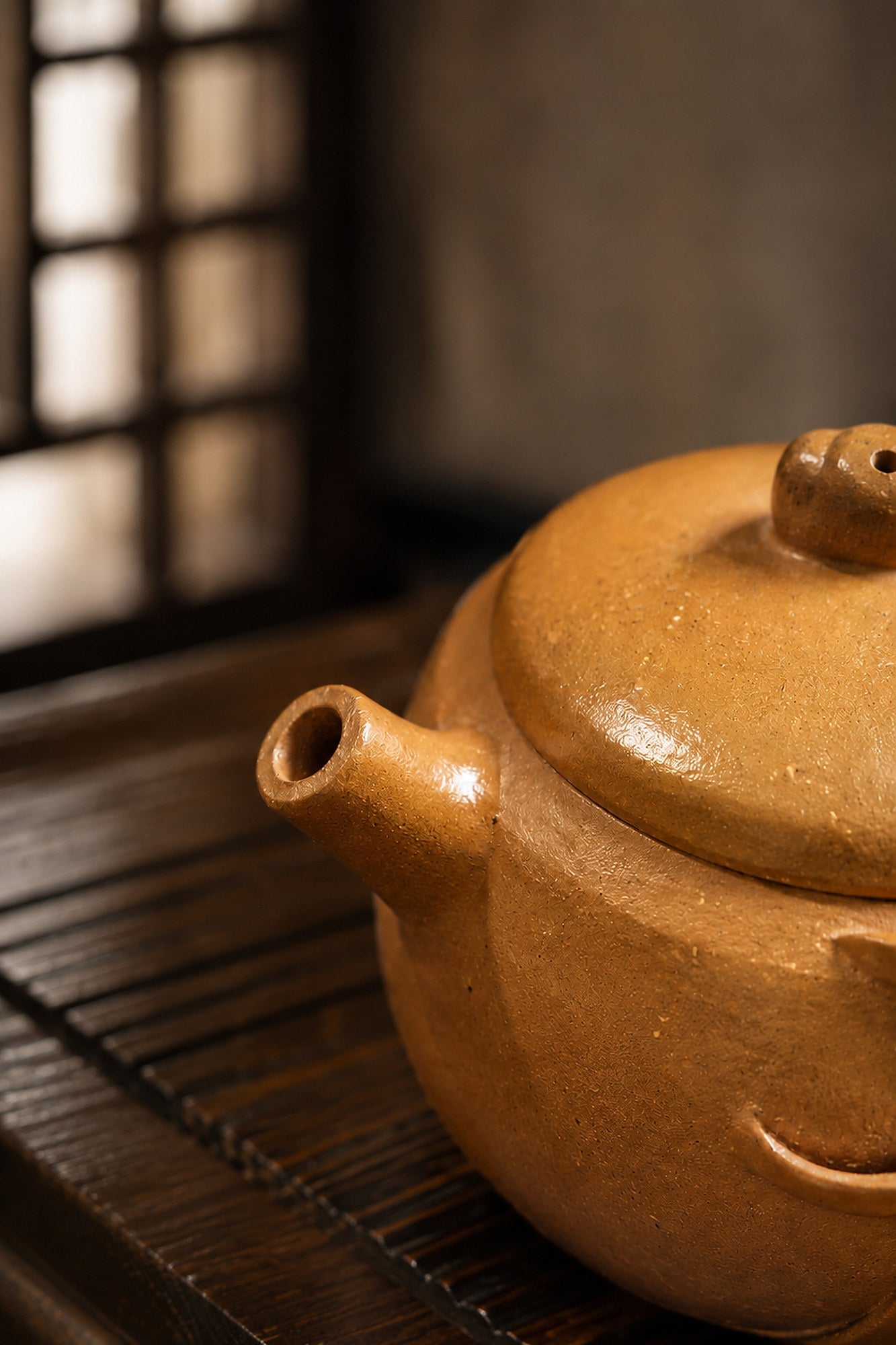 Hanwa Yixing Zisha Teapot – Golden Duanni Clay, 40ml – No. 009