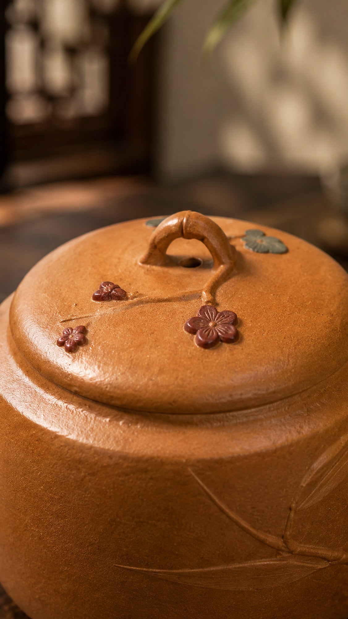 Hanwa Yixing Zisha Teapot – Golden Duanni Clay, 40ml – No. 015