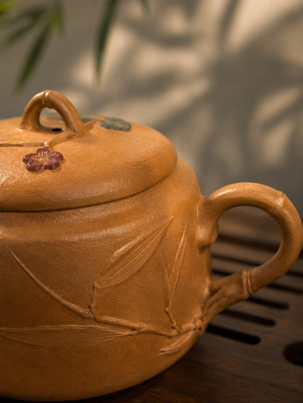 Hanwa Yixing Zisha Teapot – Golden Duanni Clay, 40ml – No. 015