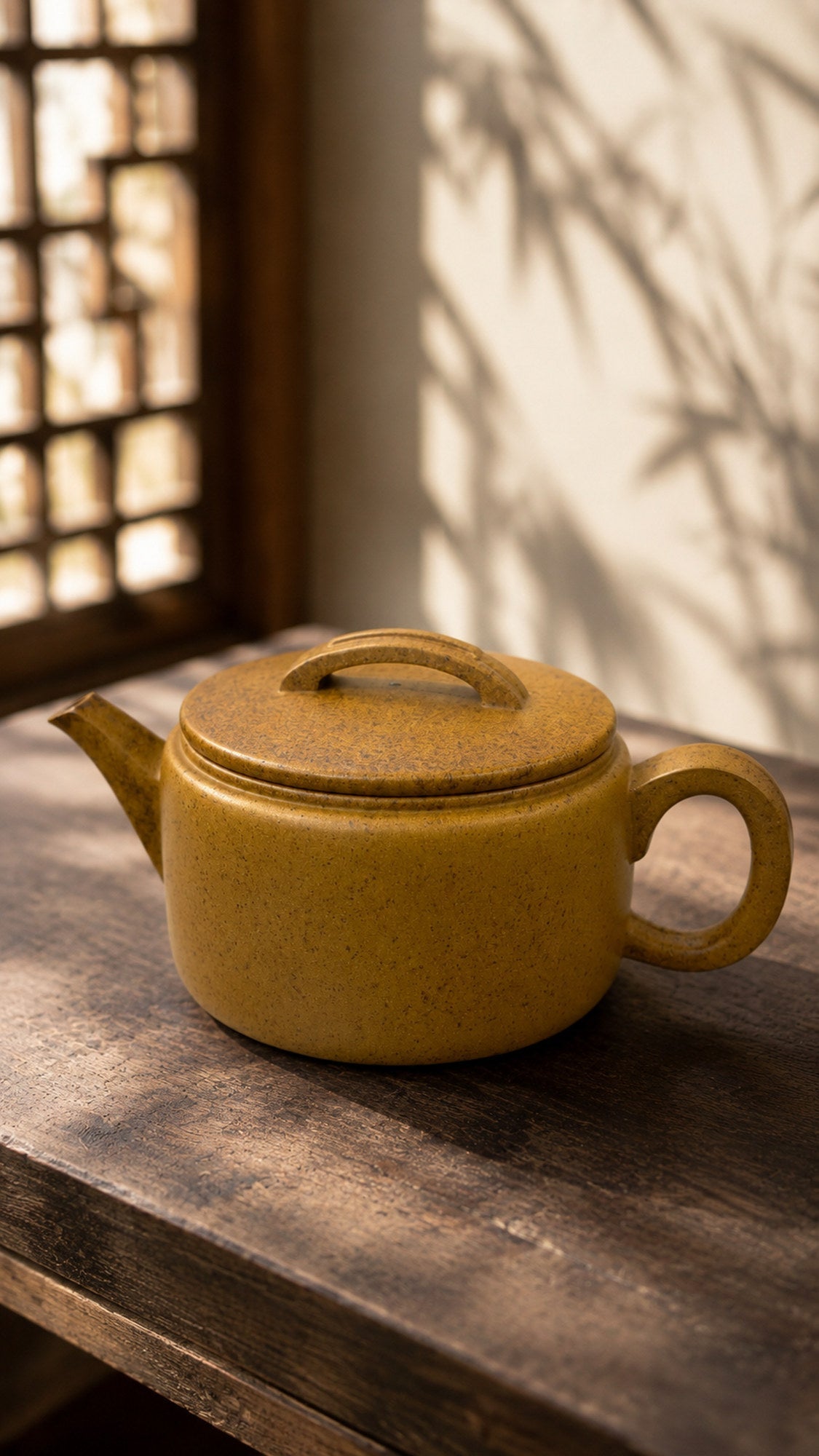 Hanwa Yixing Zisha Teapot – Golden Duanni Clay, 190ml