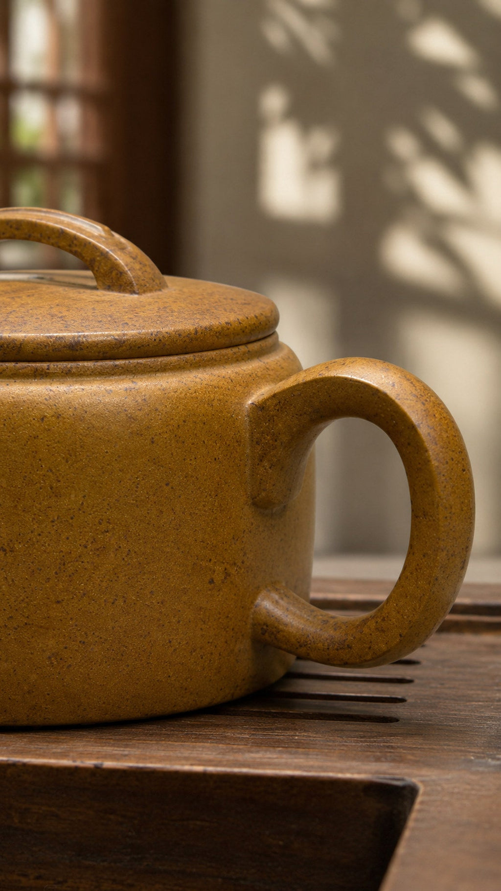 Hanwa Yixing Zisha Teapot – Golden Duanni Clay, 190ml