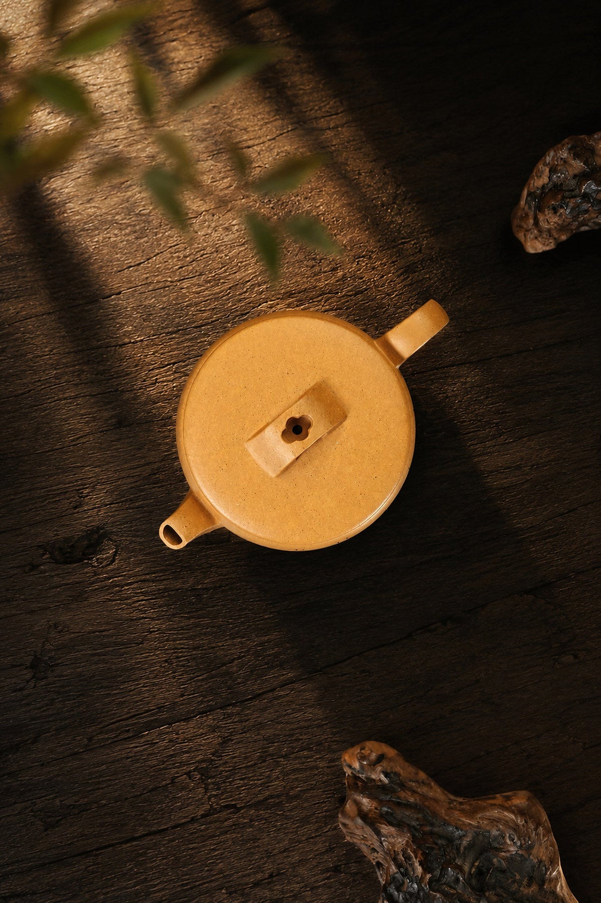 Hanwa Yixing Zisha Teapot – Golden Duanni Clay, 130ml