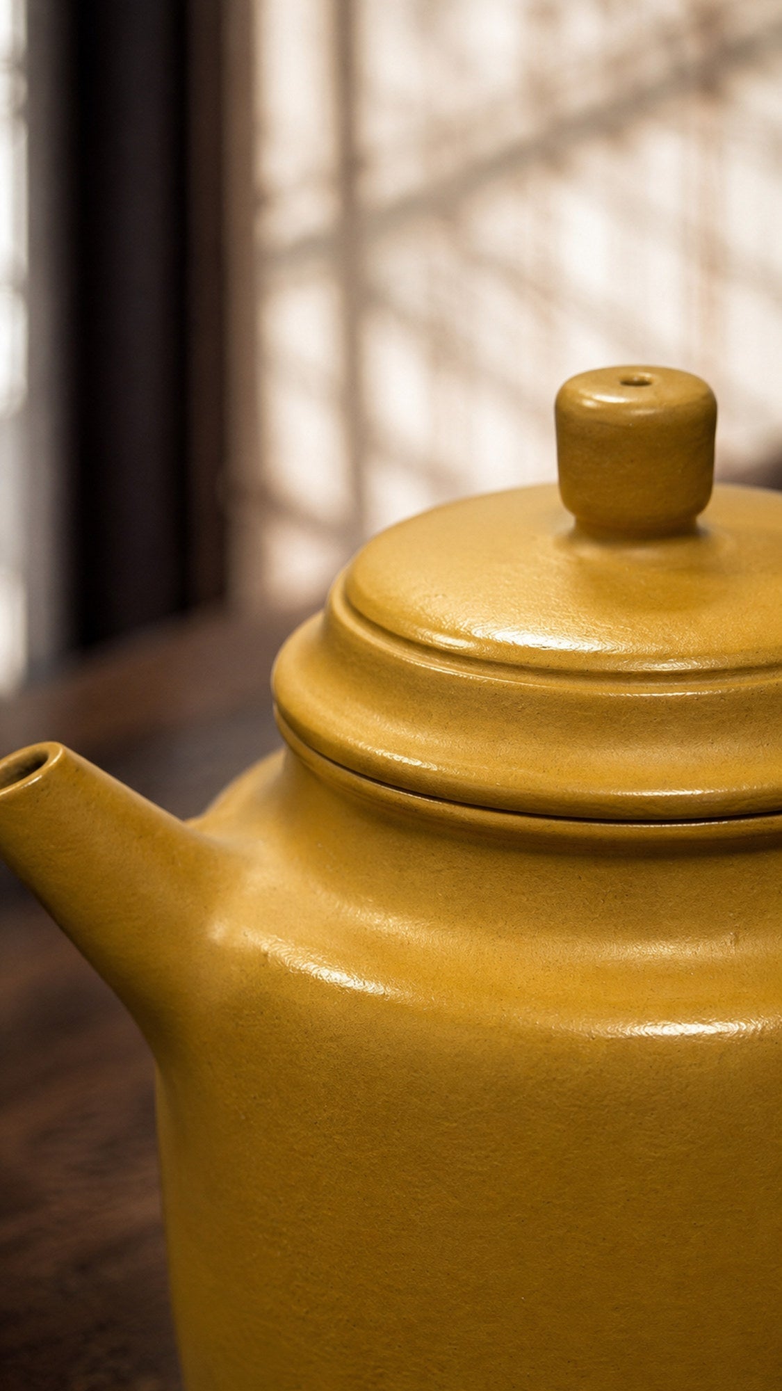 Handmade Ji Zhi Yixing Zisha Teapot – Golden Zhuni Clay, 200ml
