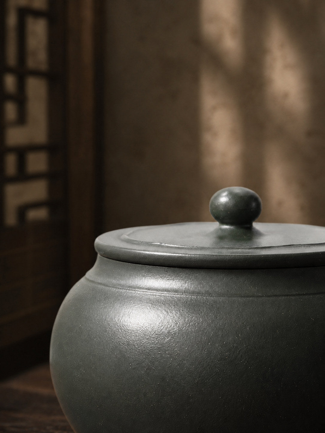 Handmade Lian Hua Yixing Zisha Teapot – Luni Clay, 140ml