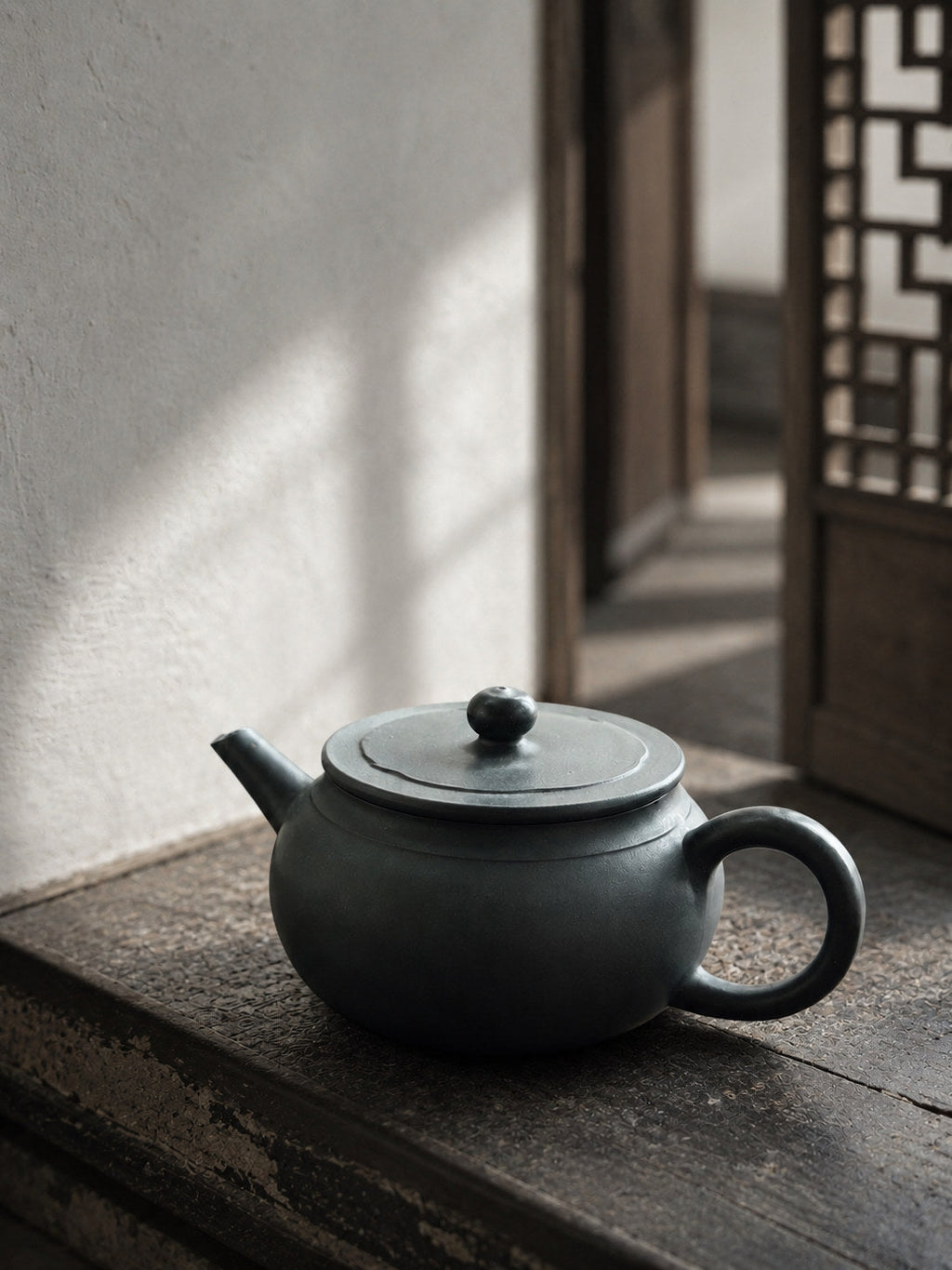 Handmade Lian Hua Yixing Zisha Teapot – Luni Clay, 140ml