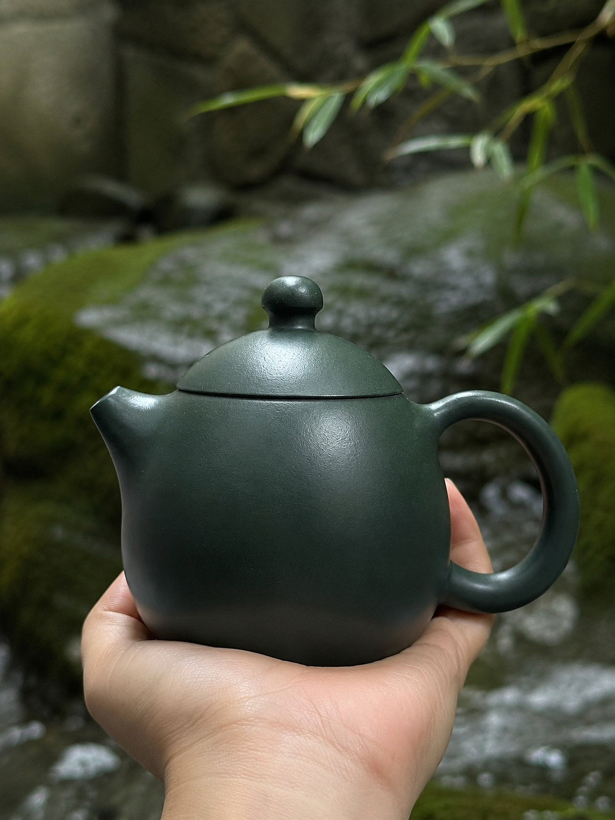 Handmade Longdan Yixing Zisha Teapot – Luni Clay, 160ml