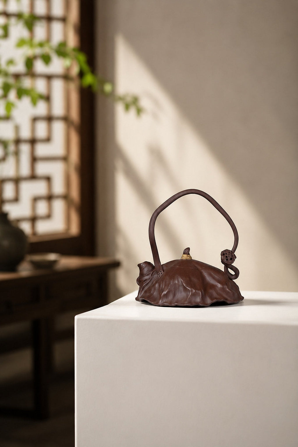 Handmade Lotus-Leaf Sculptural Form Yixing Zisha Teapot – Aged Zini Clay, 180ml