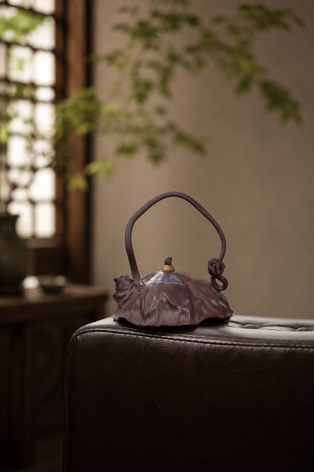 Handmade Lotus-Leaf Sculptural Form Yixing Zisha Teapot – Aged Zini Clay, 180ml