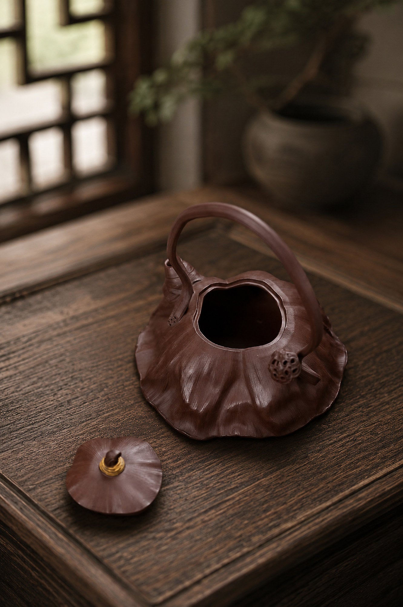 Handmade Lotus-Leaf Sculptural Form Yixing Zisha Teapot – Aged Zini Clay, 180ml