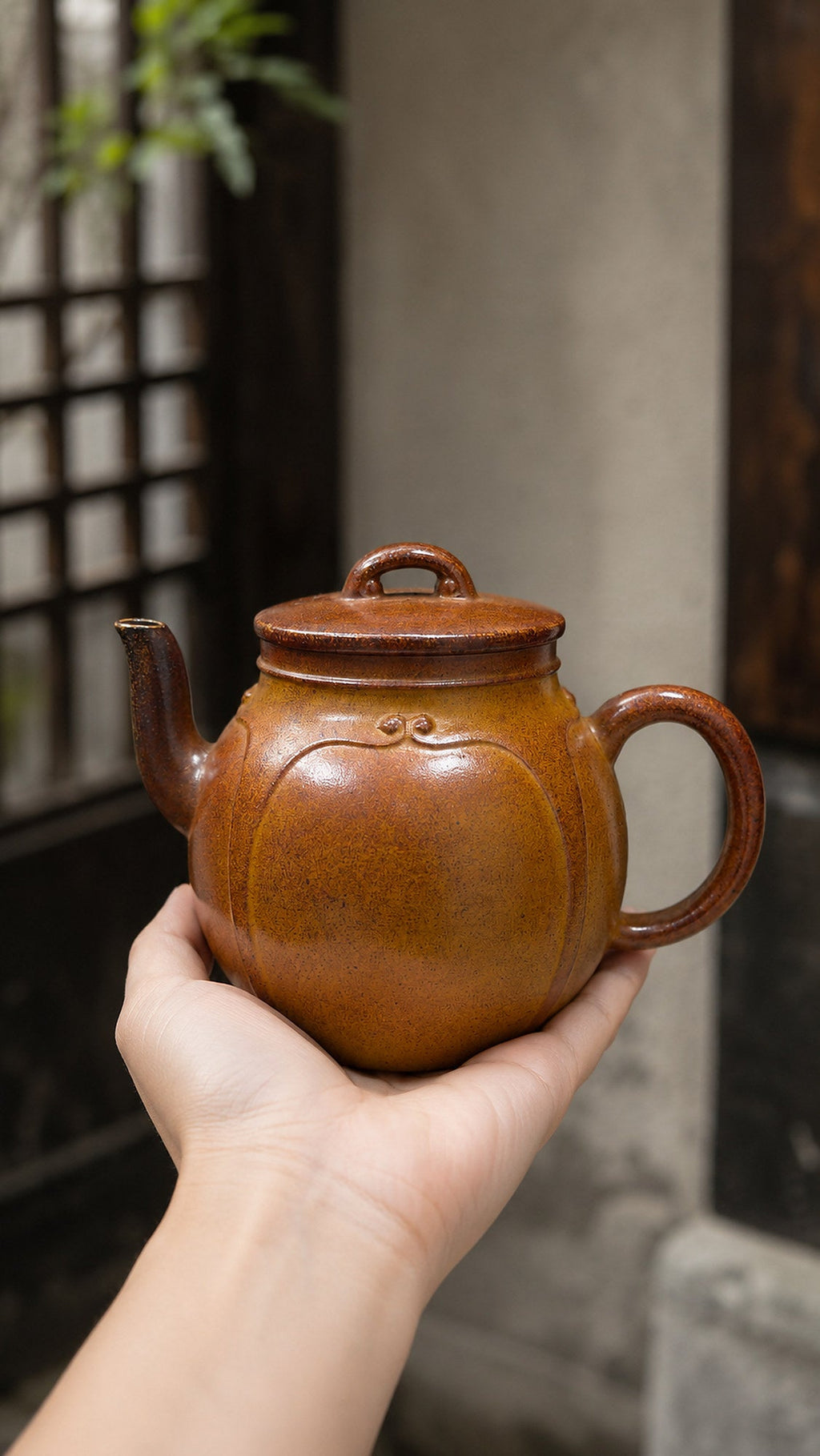 Palace Lantern Yixing Zisha Teapot – Golden Duanni Clay, 220ml