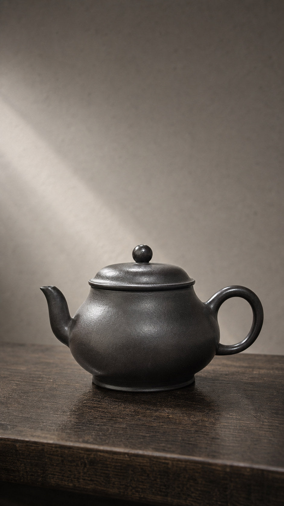 Handmade Pan Hu Yixing Zisha Teapot – Hei Duntou Clay, 180ml