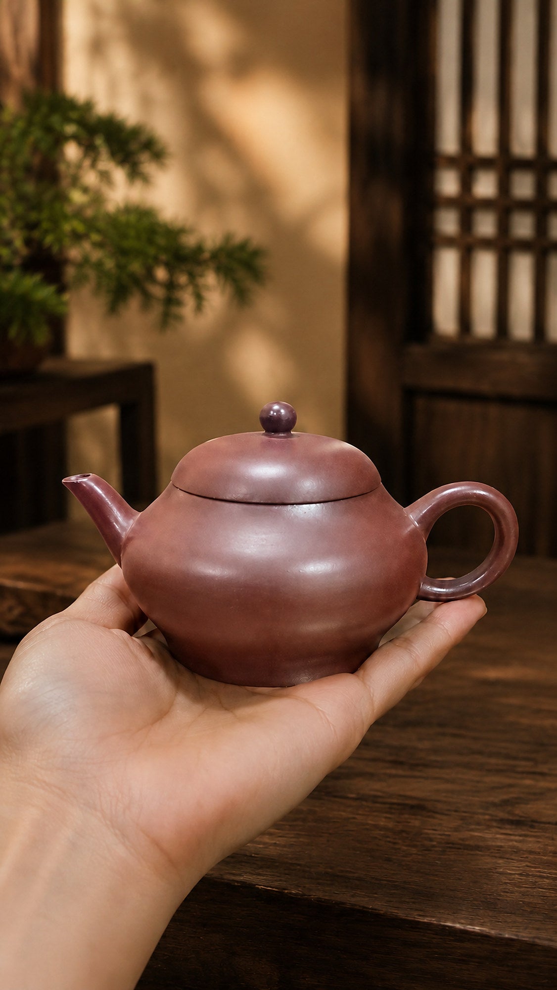 Handmade Pear-Shaped Yixing Zisha Teapot – Longxuesha Clay, 100ml