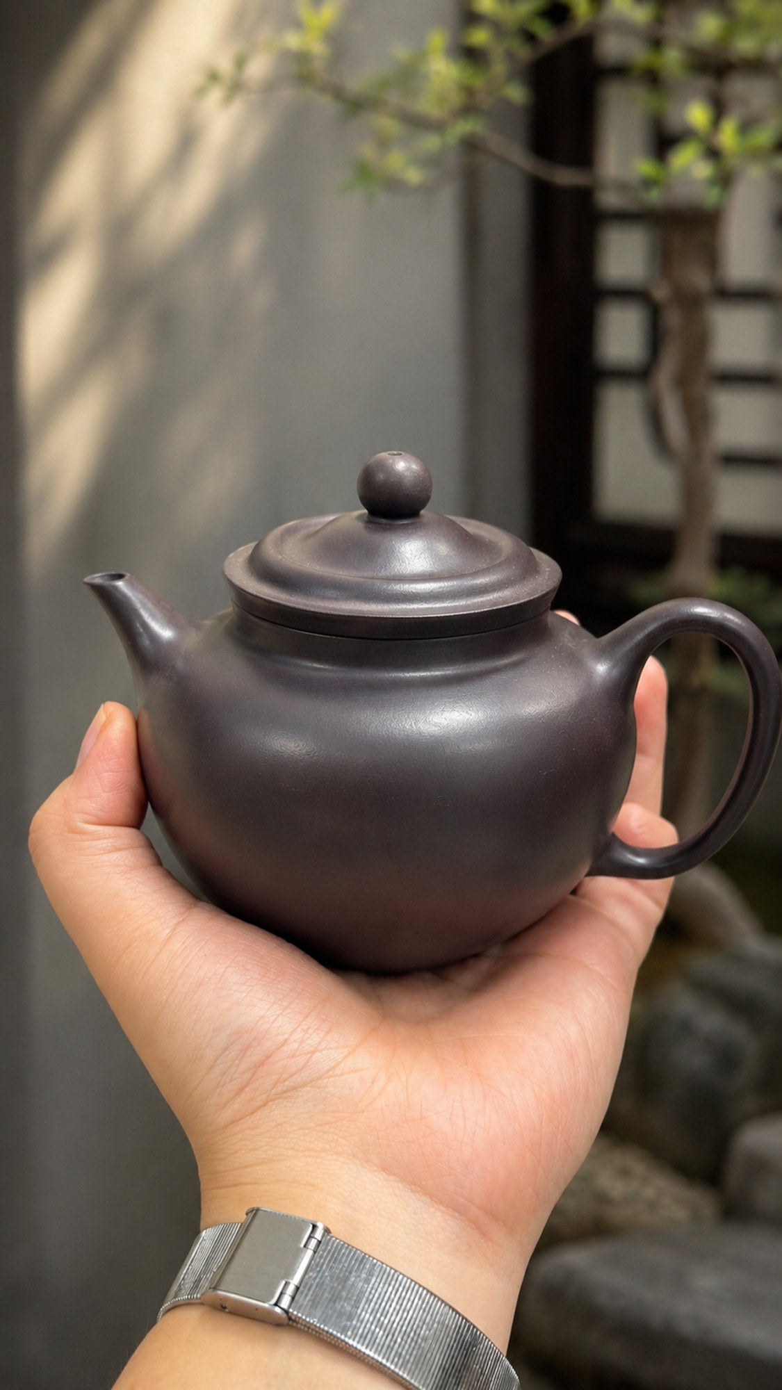 Handmade Qiu Shui Yixing Zisha Teapot – Hei Duntou Clay, 240ml