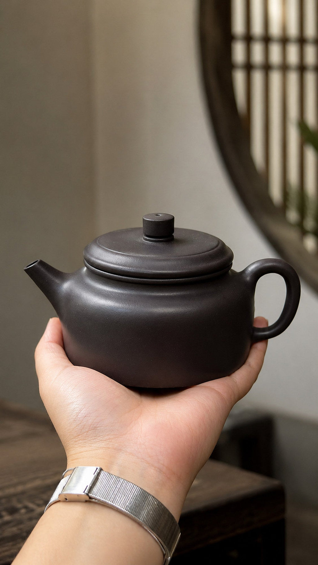 Handmade Qiu Shui Yixing Zisha Teapot – Hei Duntou Clay, 240ml