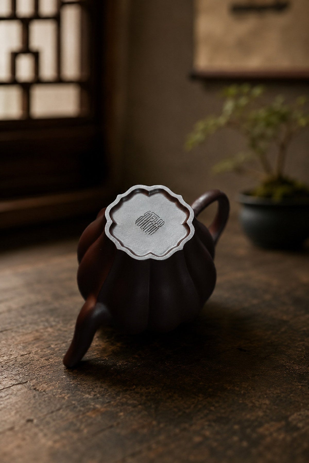 Handmade Ribbed Form Yixing Zisha Teapot – Aged Zini Clay, 150ml