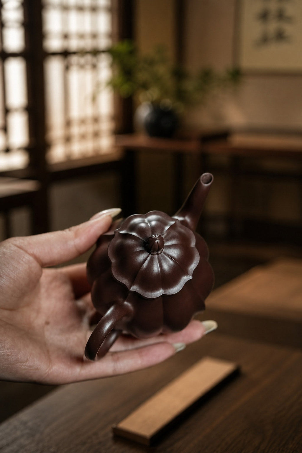 Handmade Ribbed Form Yixing Zisha Teapot – Aged Zini Clay, 150ml