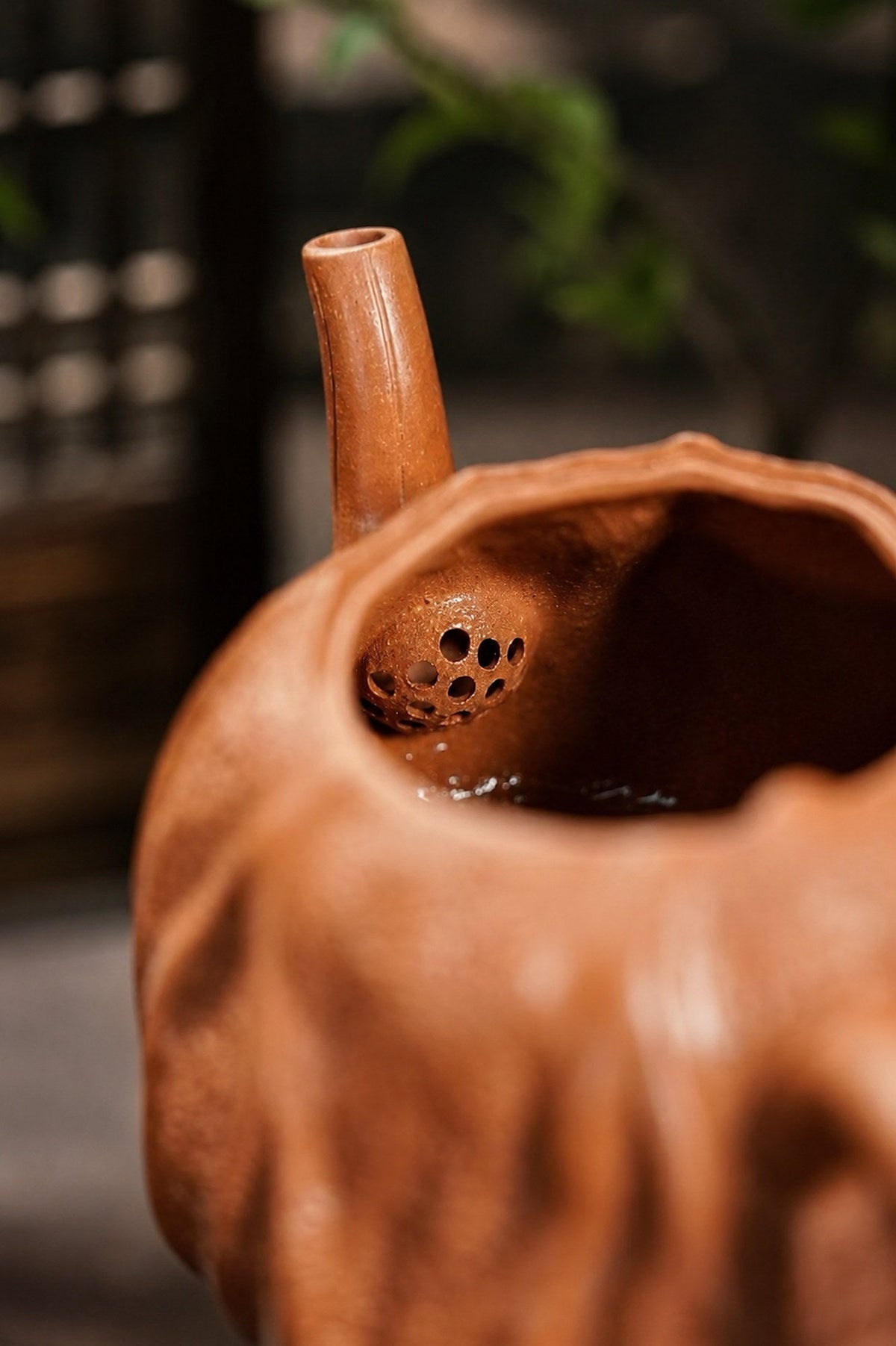 Handmade Sculptural Form Yixing Zisha Teapot – Aged Duanni Clay, 260ml