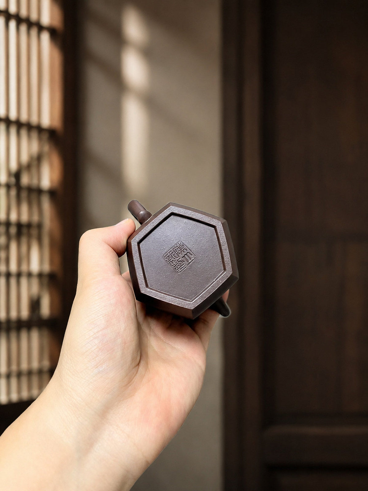 Handmade Sculptural Form Yixing Zisha Teapot – Aged Zini Clay, 160ml