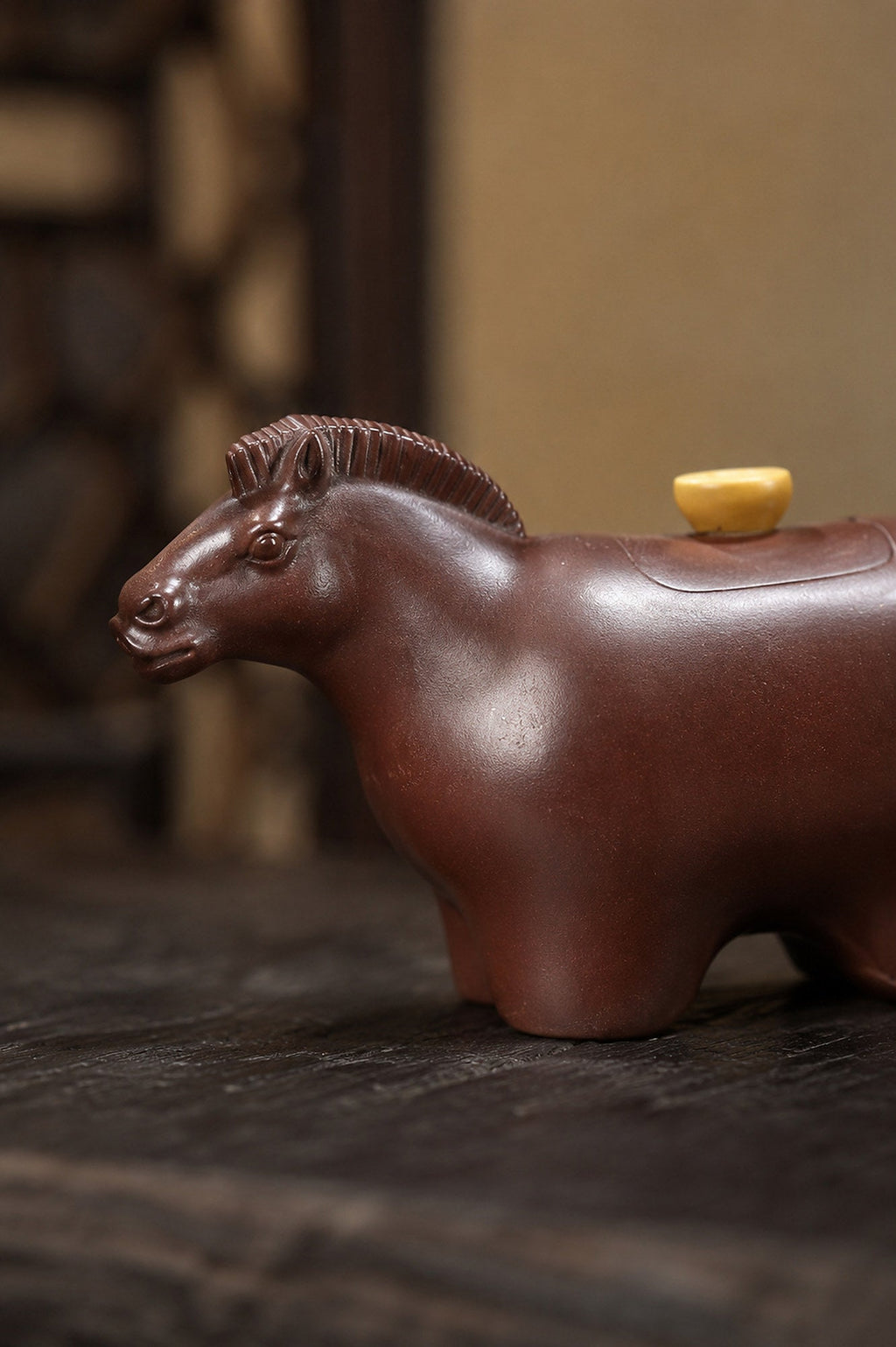Handmade Sculptural Form Yixing Zisha Teapot – Aged Zini Clay, 140ml