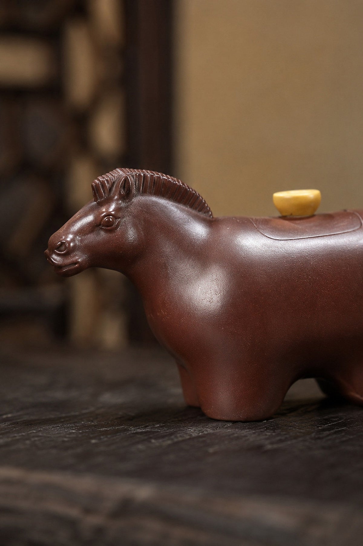 Handmade Sculptural Form Yixing Zisha Teapot – Aged Zini Clay, 140ml