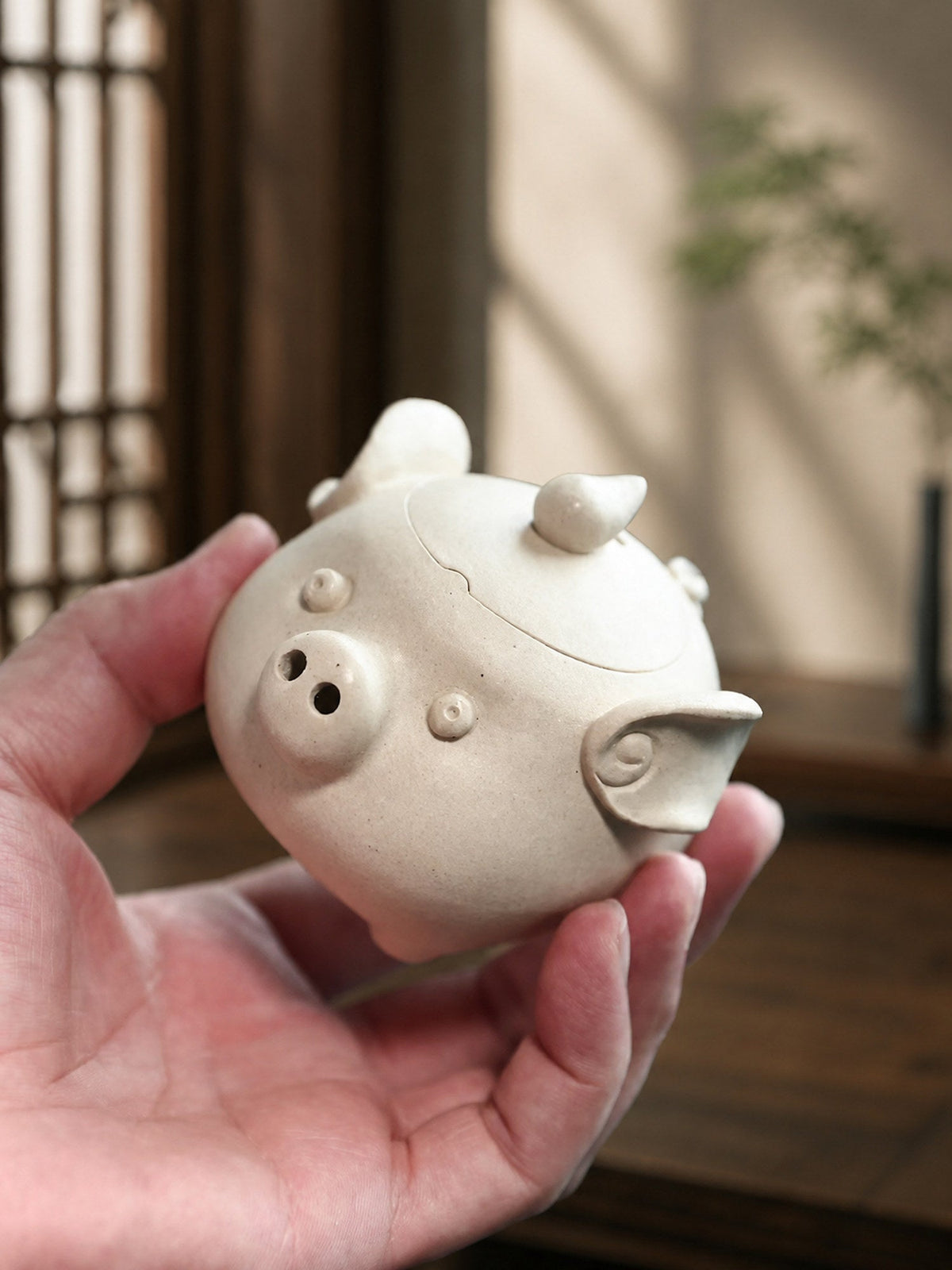 Handmade Sculptural Form Yixing Zisha Teapot – Baiyu Duanni Clay, 150ml – No. 318