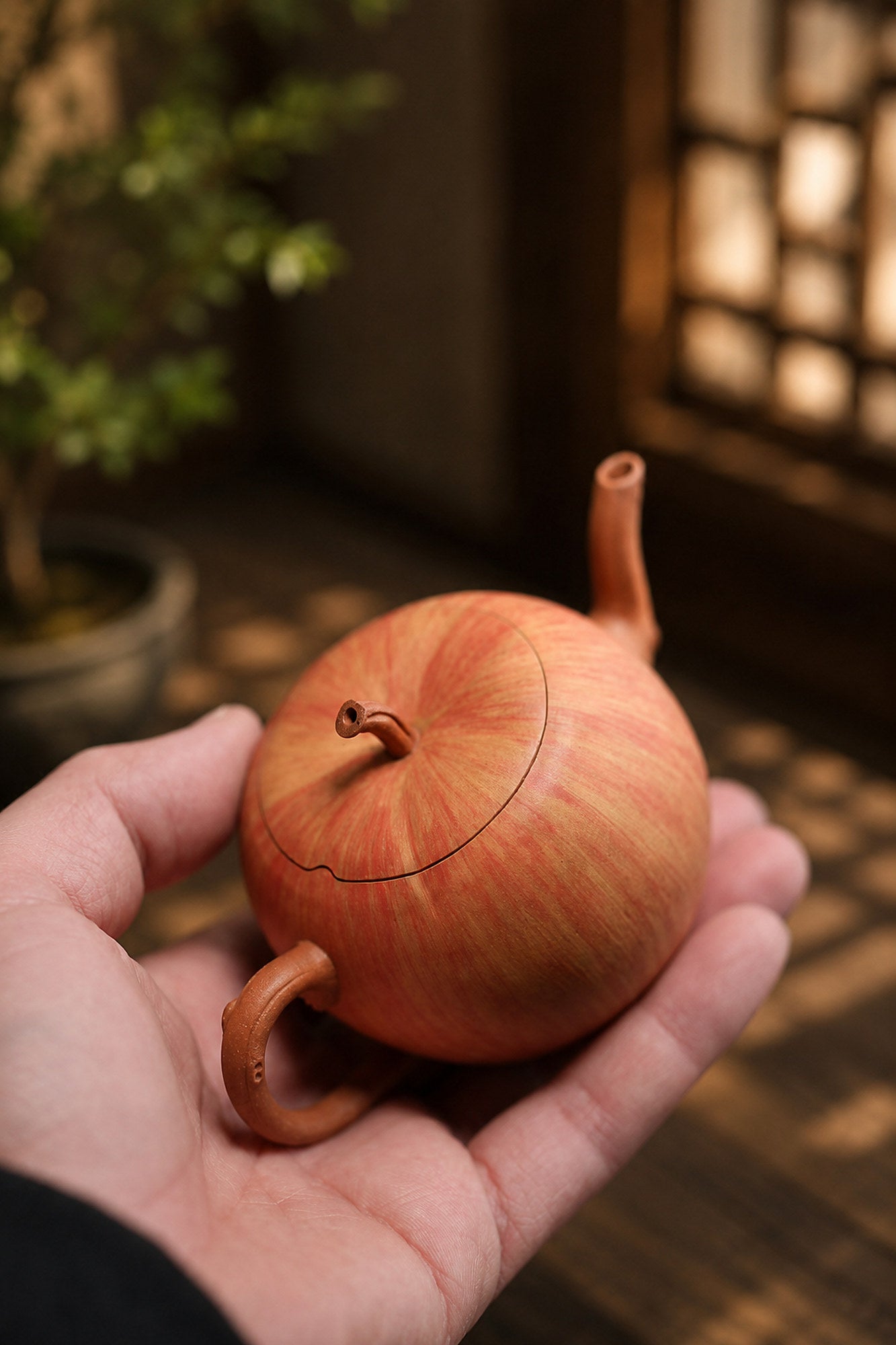 Handmade Sculptural Form Yixing Zisha Teapot – Duanni Clay, 150ml – No. 287