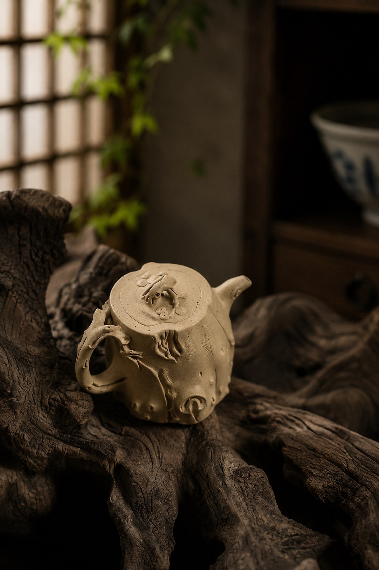 Handmade Sculptural Form Yixing Zisha Teapot – Duanni Clay, 200ml – No. 290