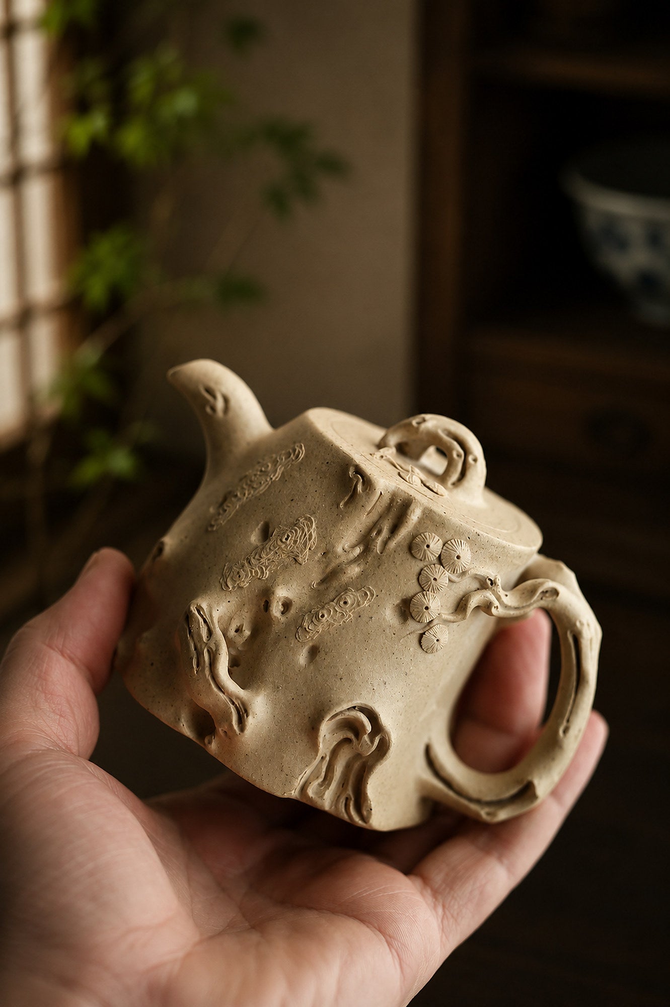 Handmade Sculptural Form Yixing Zisha Teapot – Duanni Clay, 200ml – No. 290