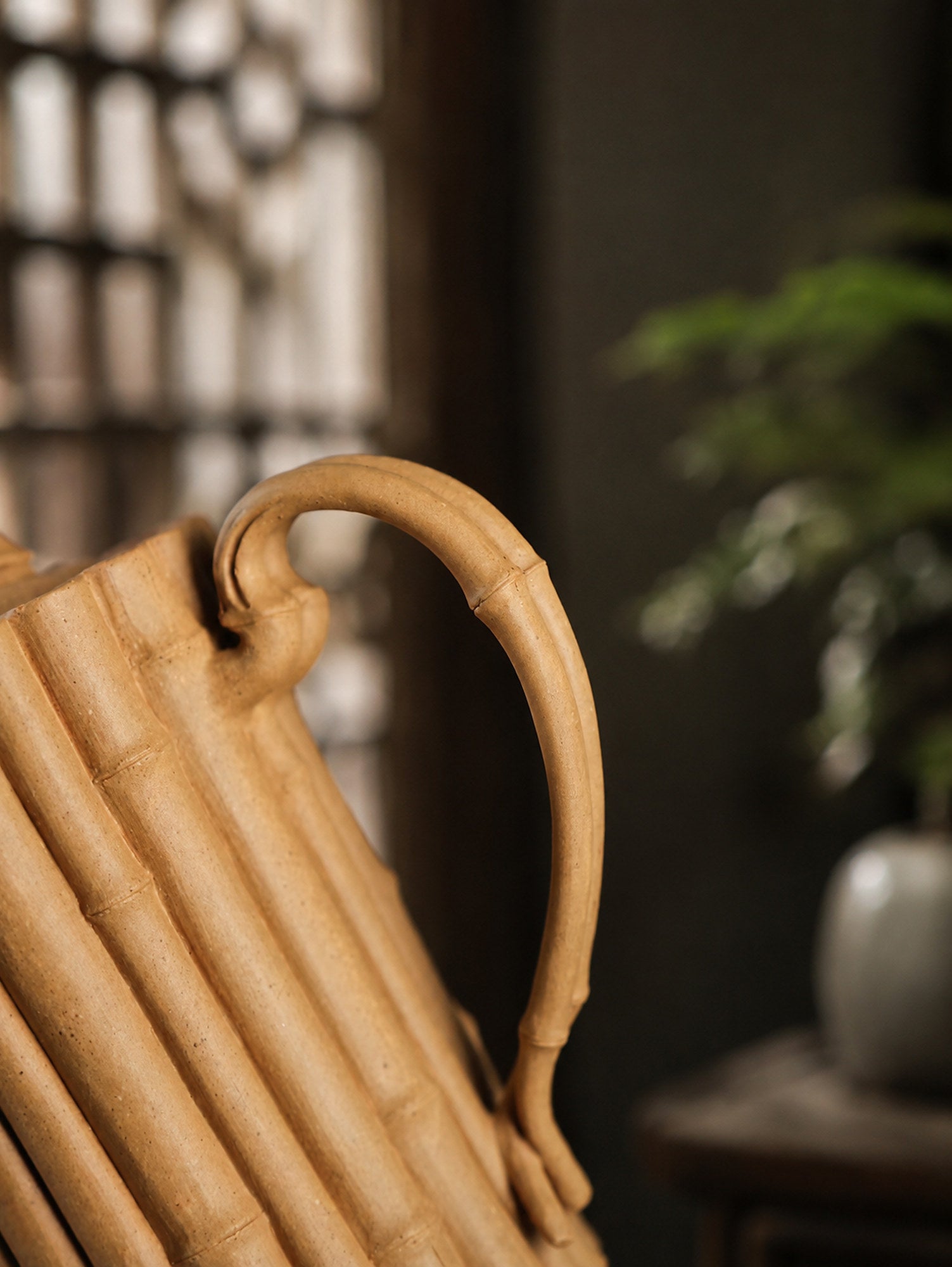 Handmade Sculptural Form Yixing Zisha Teapot – Duanni Clay, 200ml – No. 291