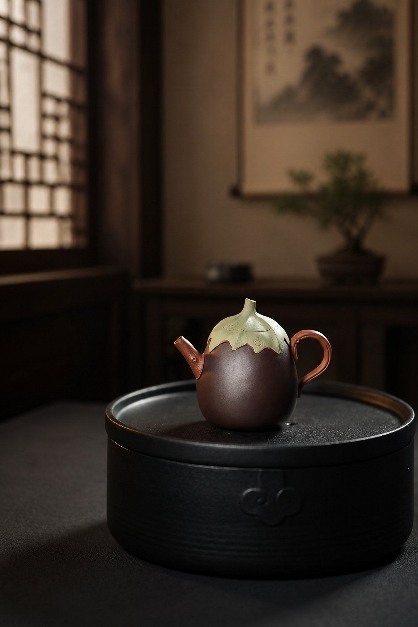 Handmade Sculptural Form Yixing Zisha Teapot – Duanni Clay, 150ml – No. 301