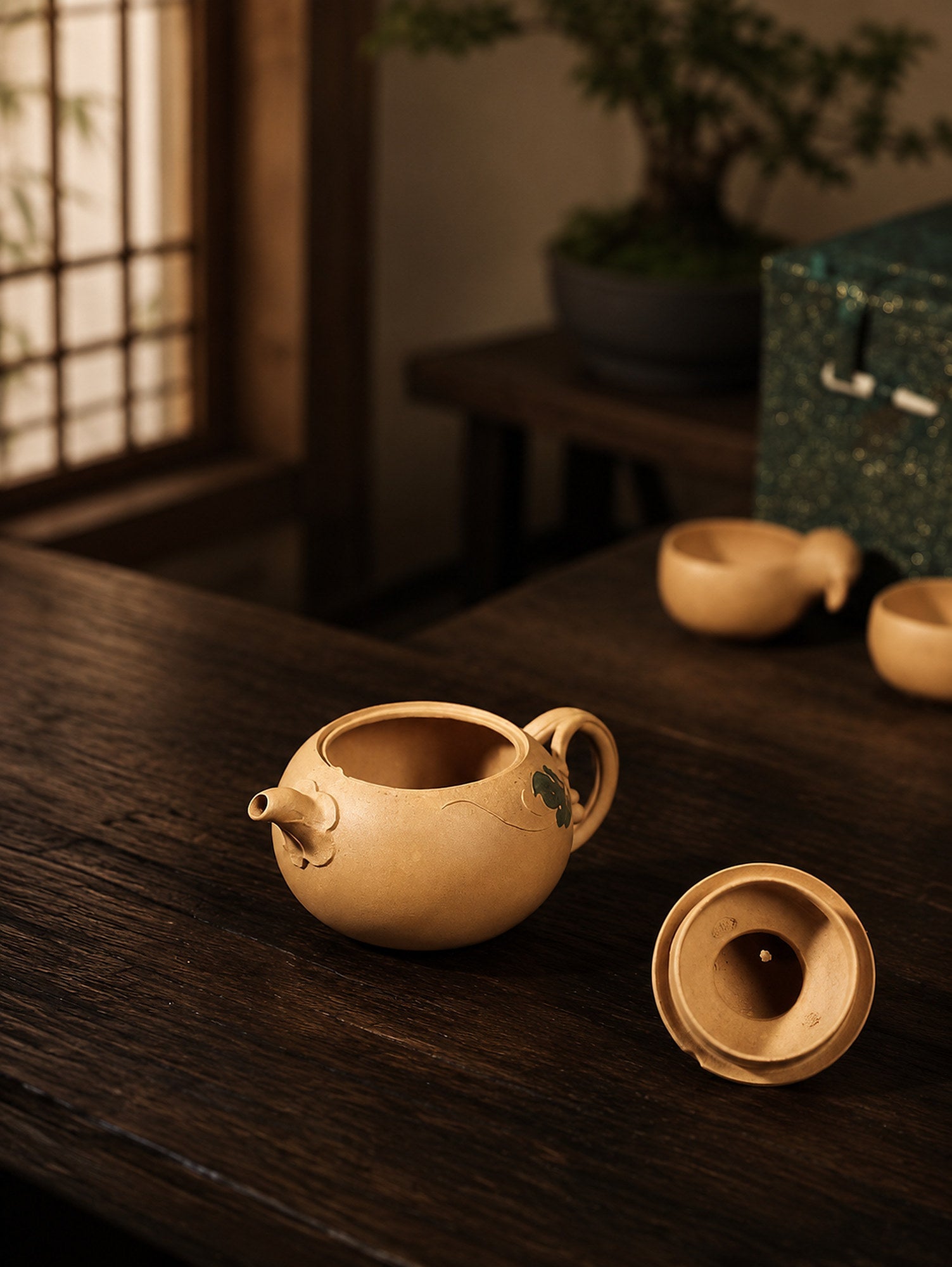 Handmade Sculptural Form Yixing Zisha Teapot – Duanni Clay, 240ml