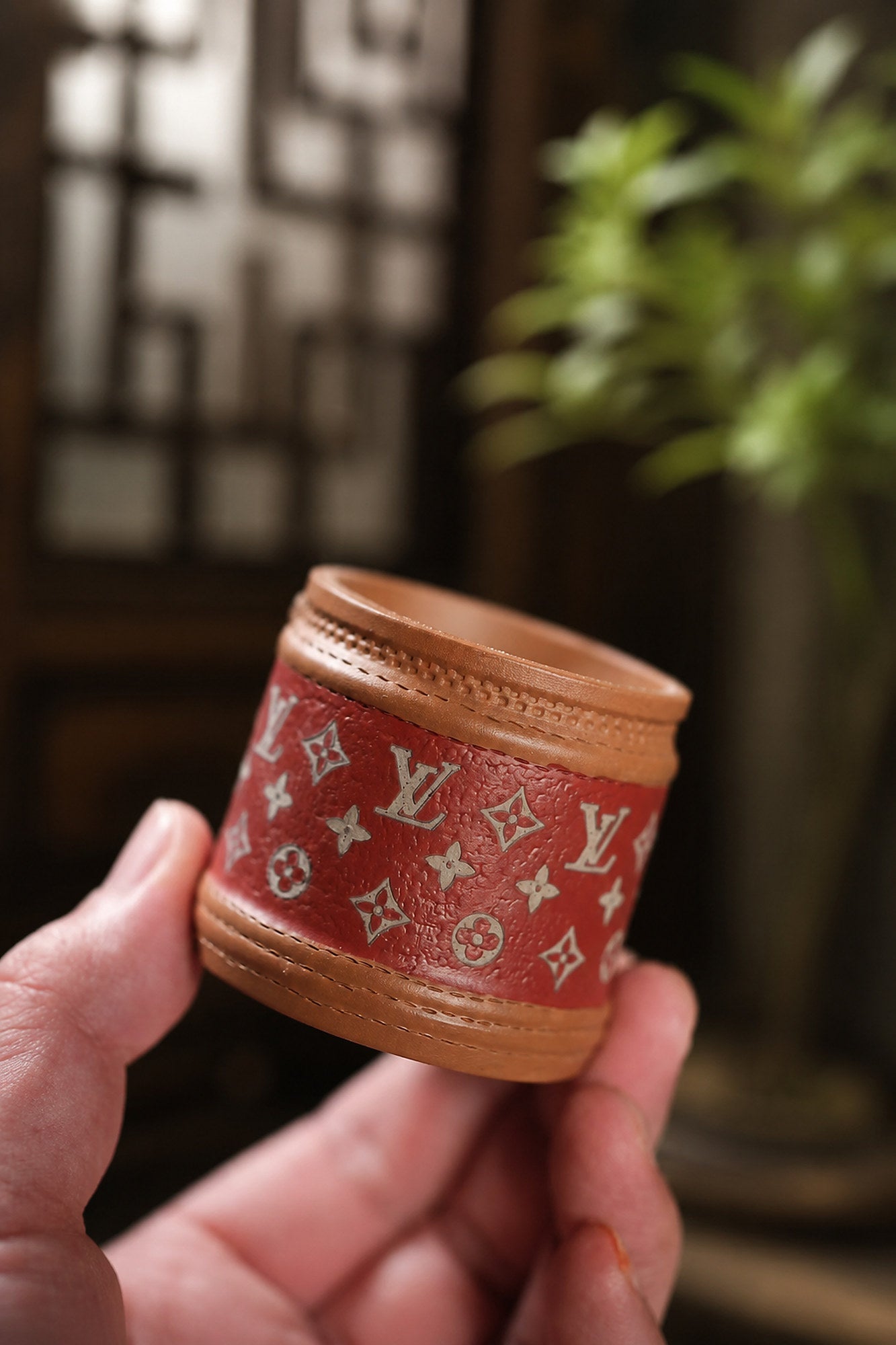 Handmade Sculptural Form Yixing Zisha Teapot – Duanni Clay, 150ml – No. 321