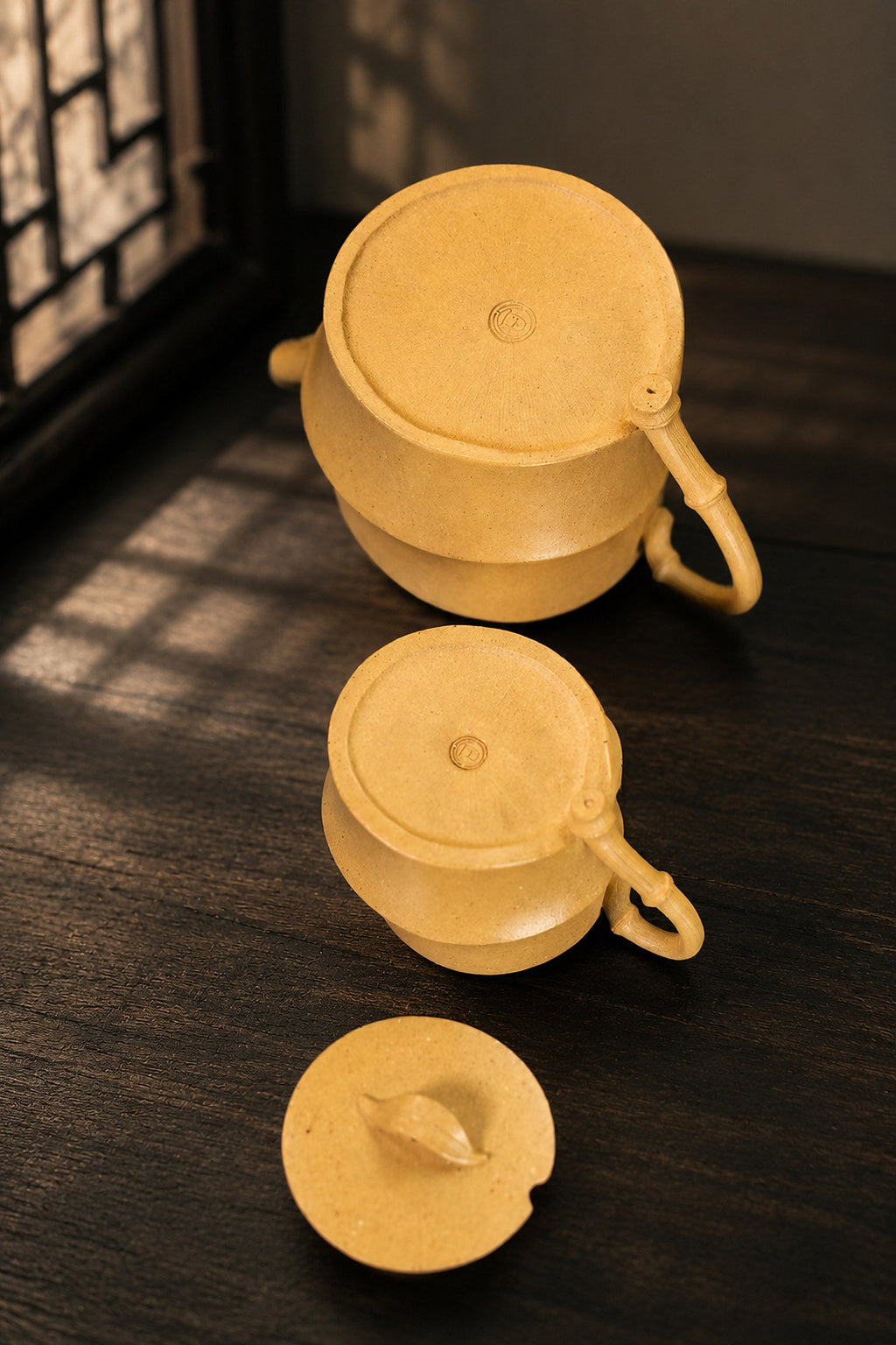 Handmade Sculptural Form Yixing Zisha Teapot – Golden Duanni Clay, 125ml