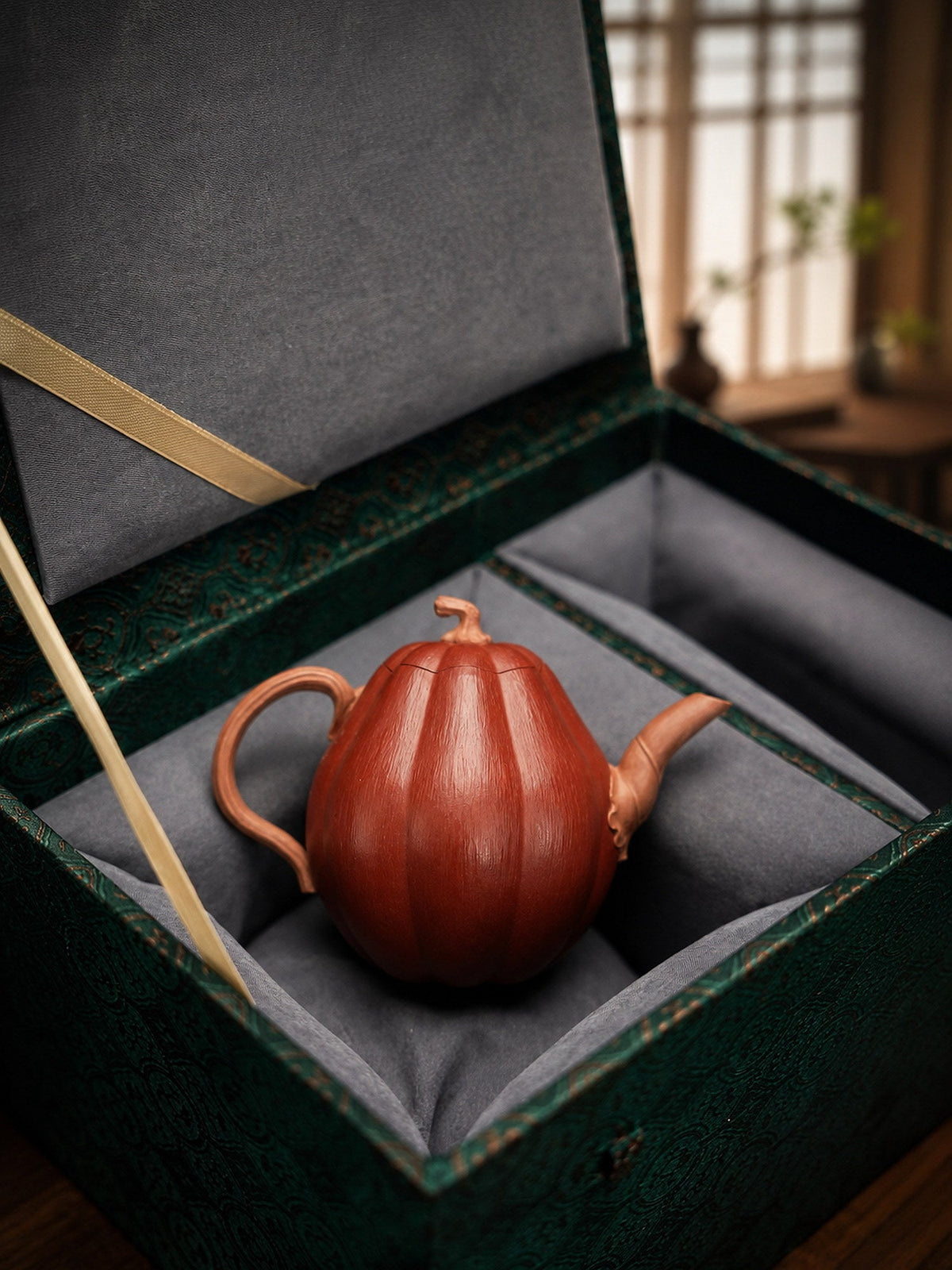 Handmade Sculptural Form Yixing Zisha Teapot – Jiangponi Clay, 180ml – No. 274