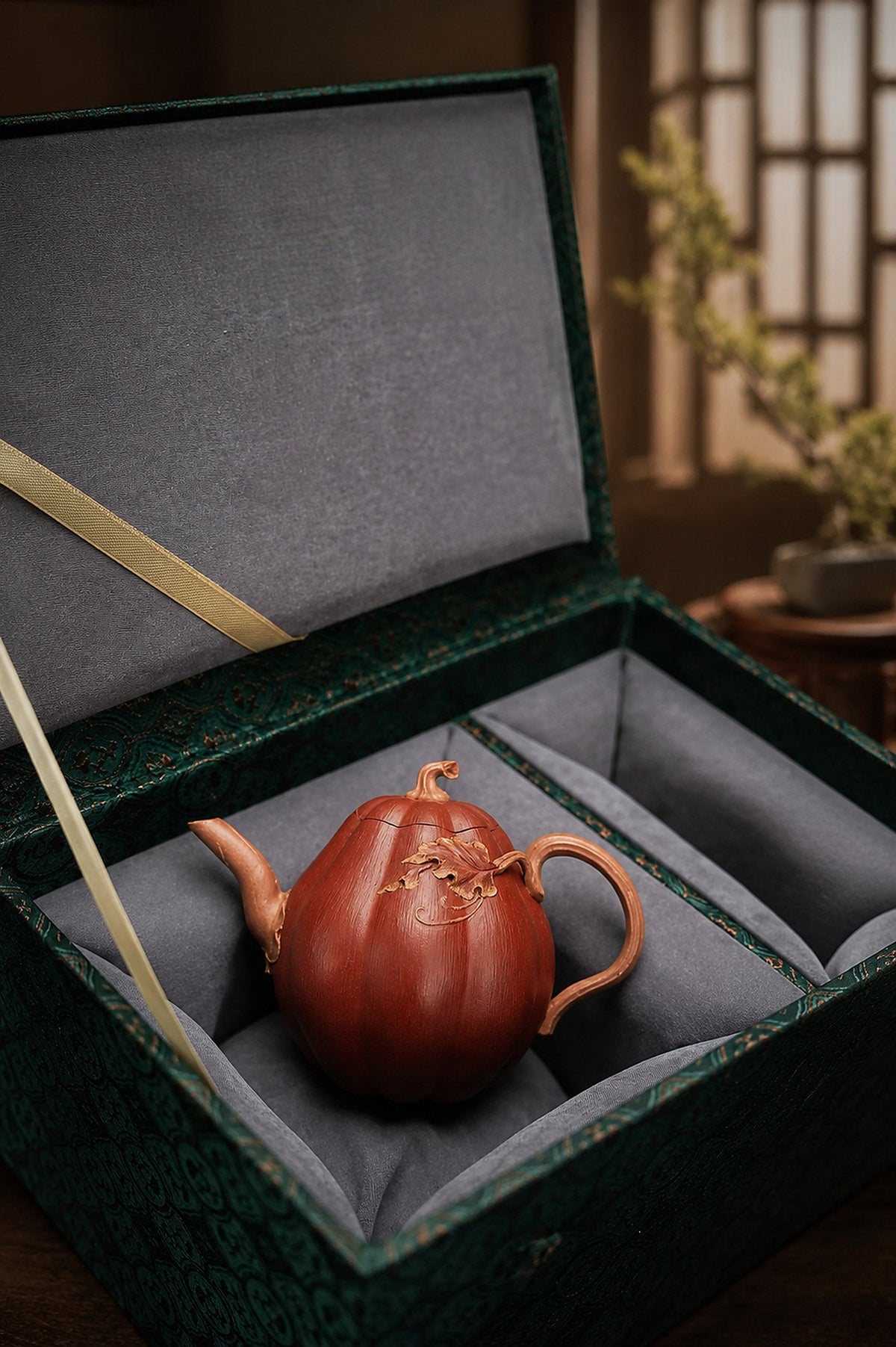 Handmade Sculptural Form Yixing Zisha Teapot – Jiangponi Clay, 180ml – No. 274