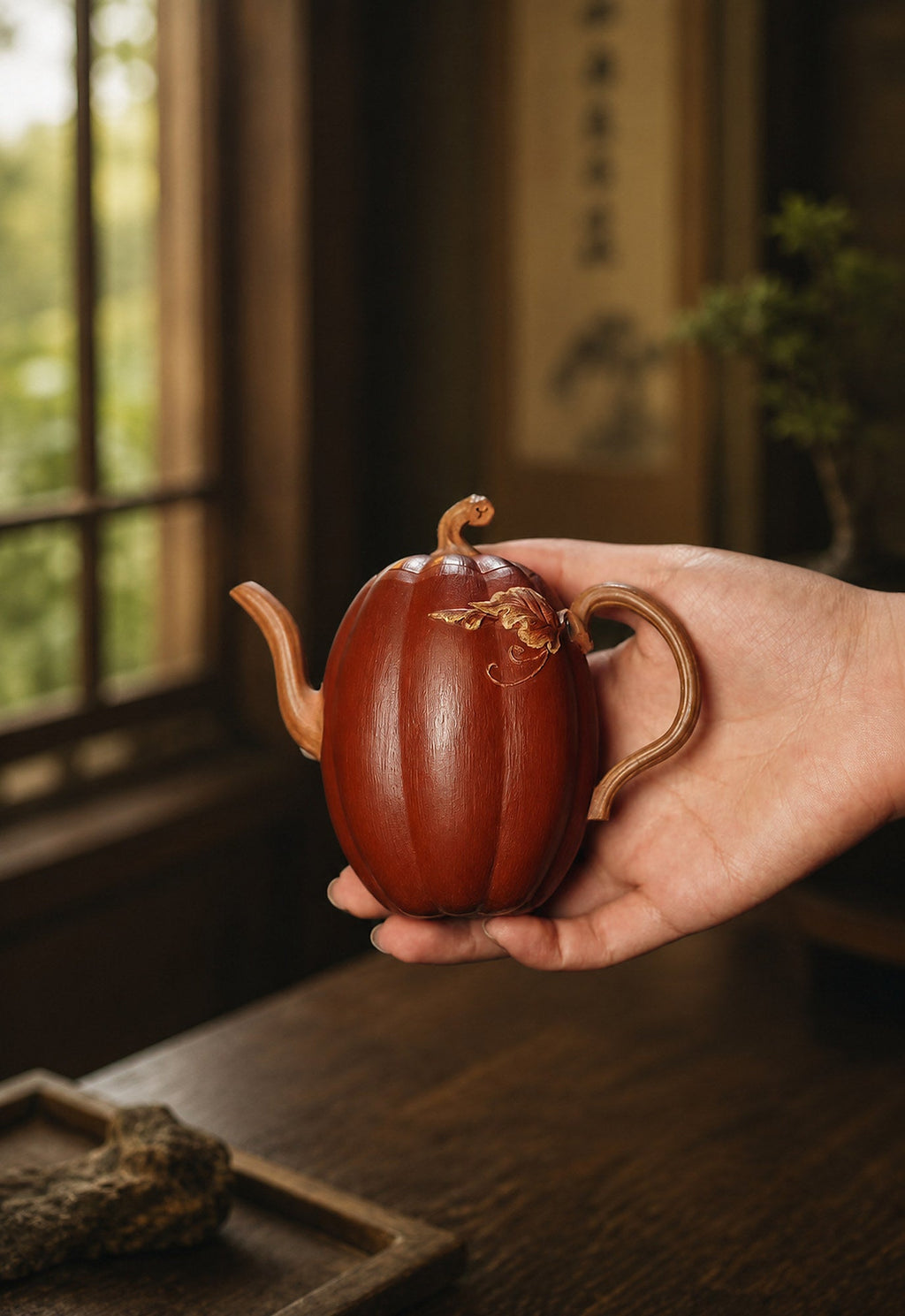 Handmade Sculptural Form Yixing Zisha Teapot – Jiangponi Clay, 208ml
