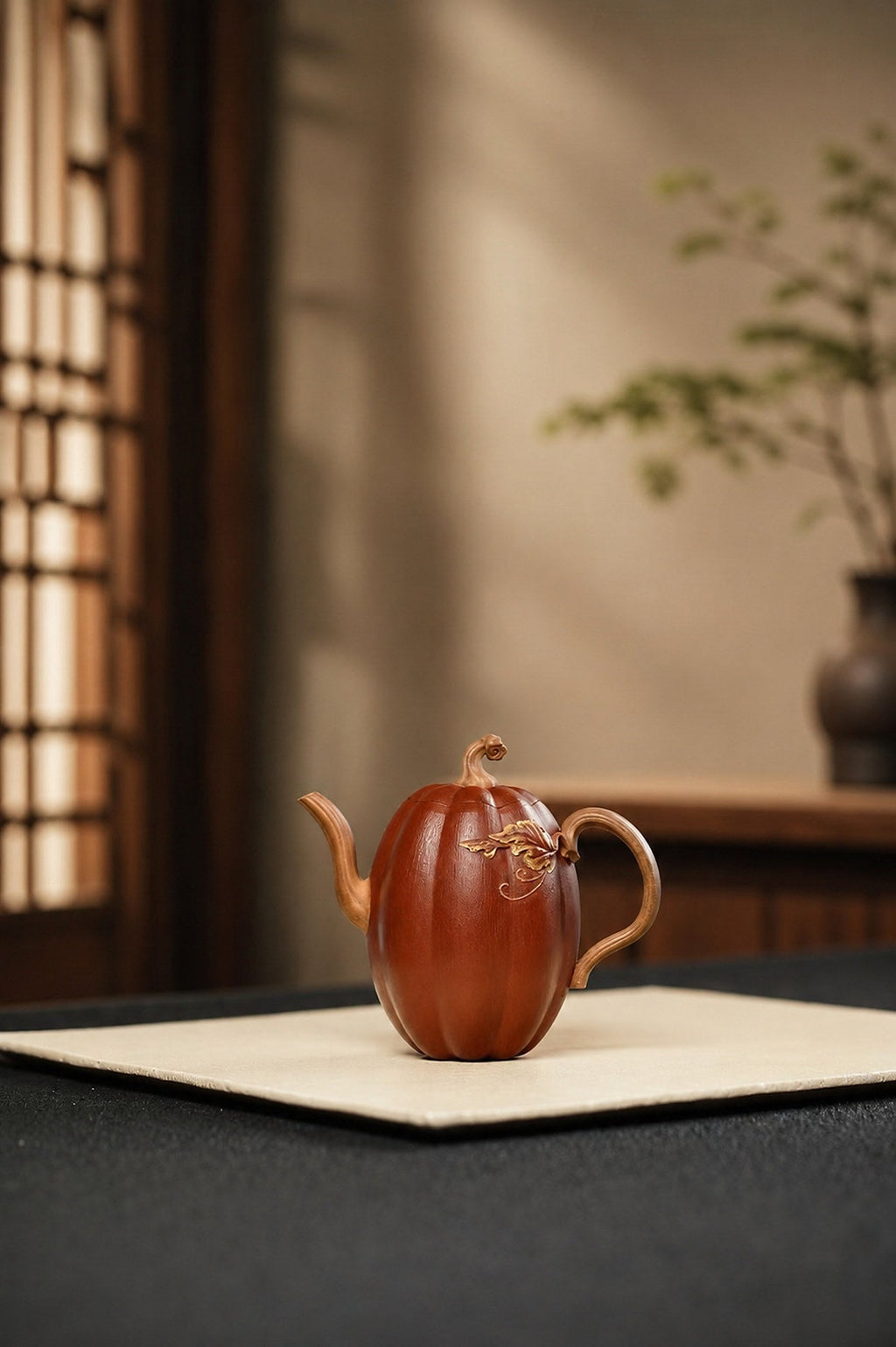 Handmade Sculptural Form Yixing Zisha Teapot – Jiangponi Clay, 208ml